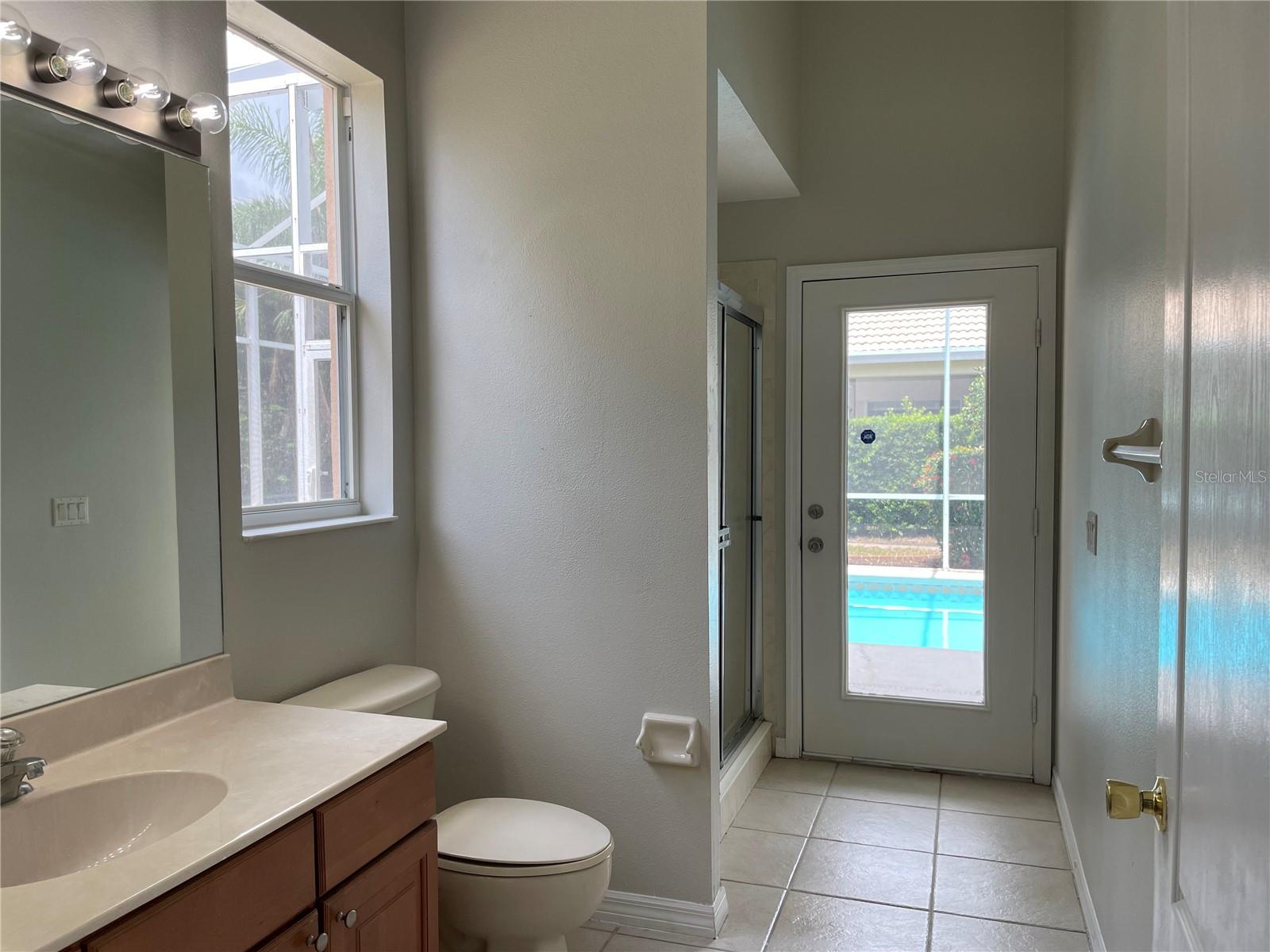 Pool Bath - 6119 PALOMINO CIR, BRADENTON