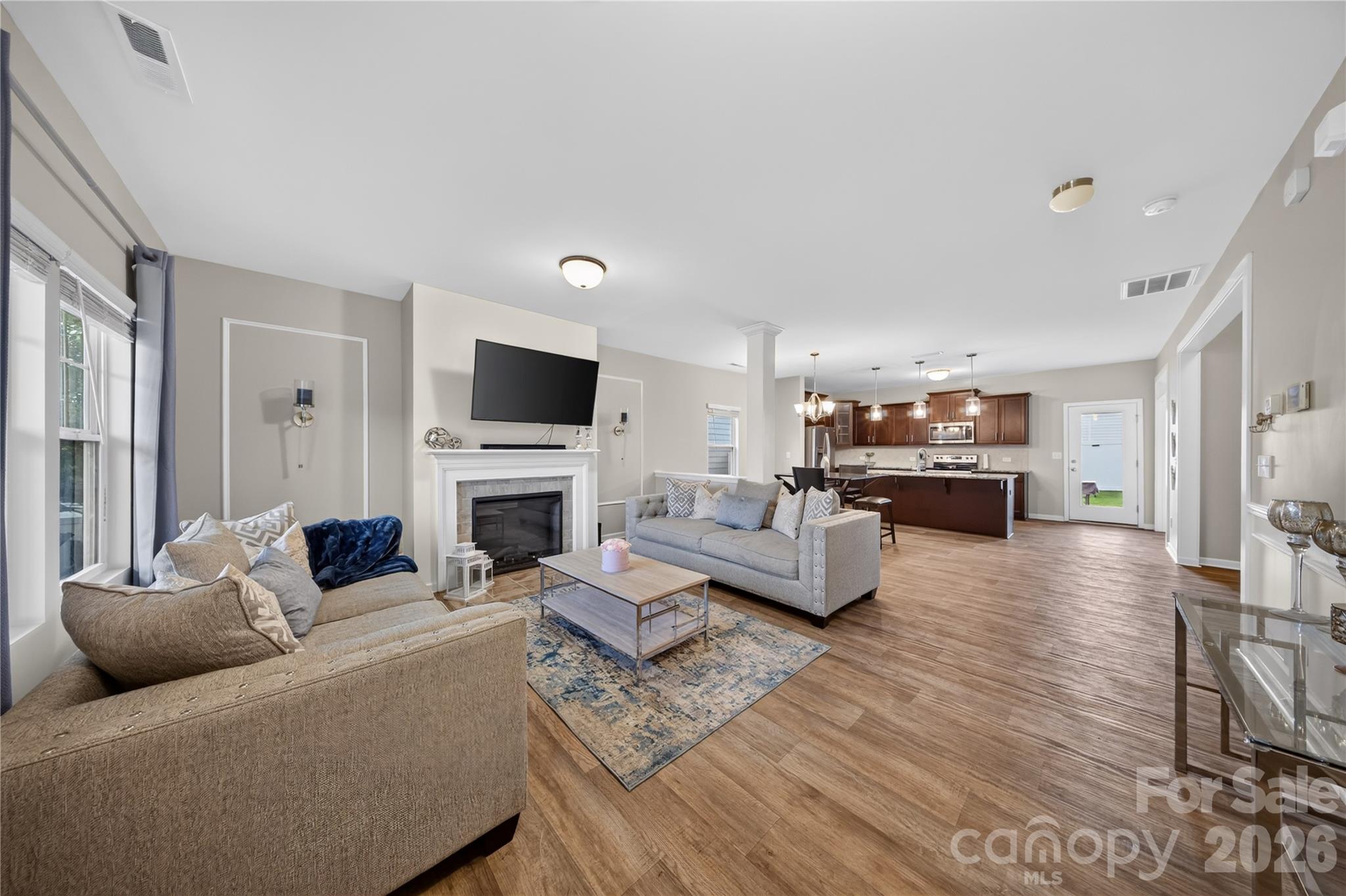 Single Family Residence at 5137 Thomasville Drive, Belmont, photo 4 of 45