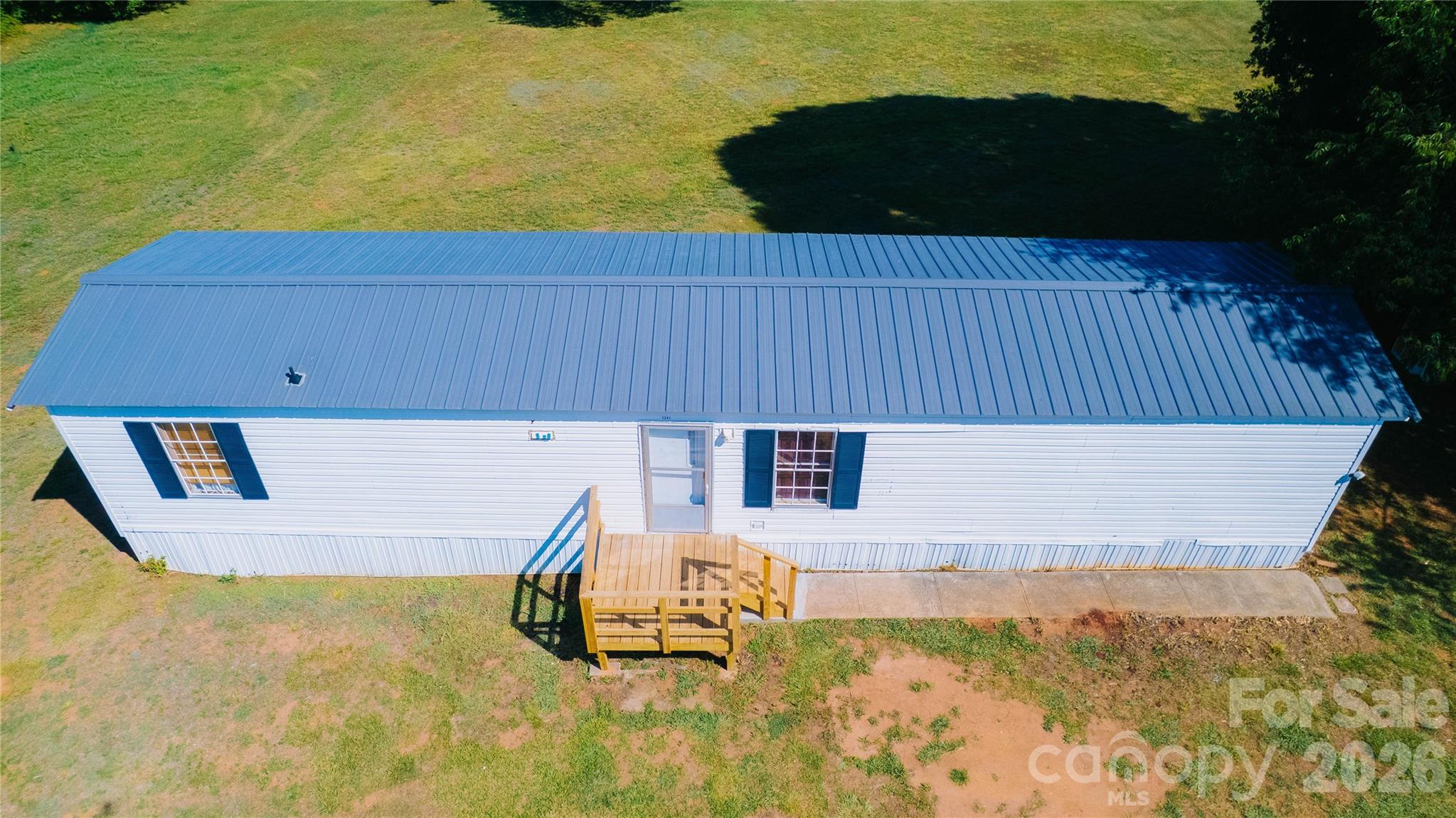 Single Family Residence at 1341 Freedom Lane, Newton, photo 2 of 22