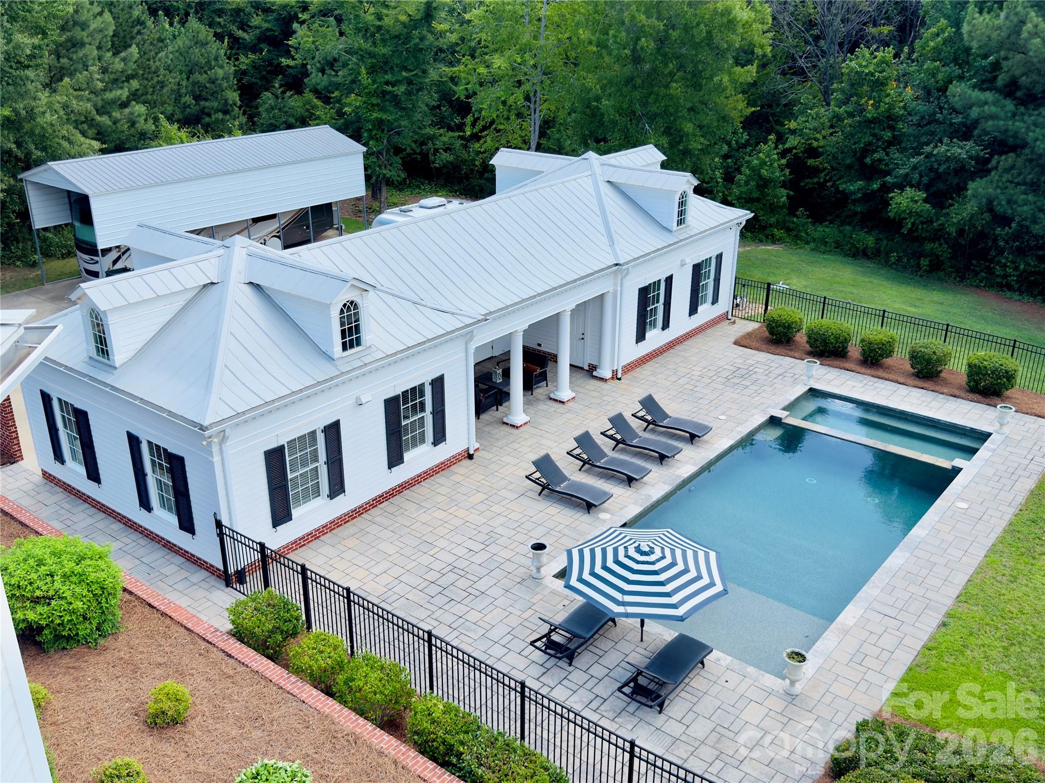 Single Family Residence at 18632 Nantz Road, Cornelius, photo 9 of 48