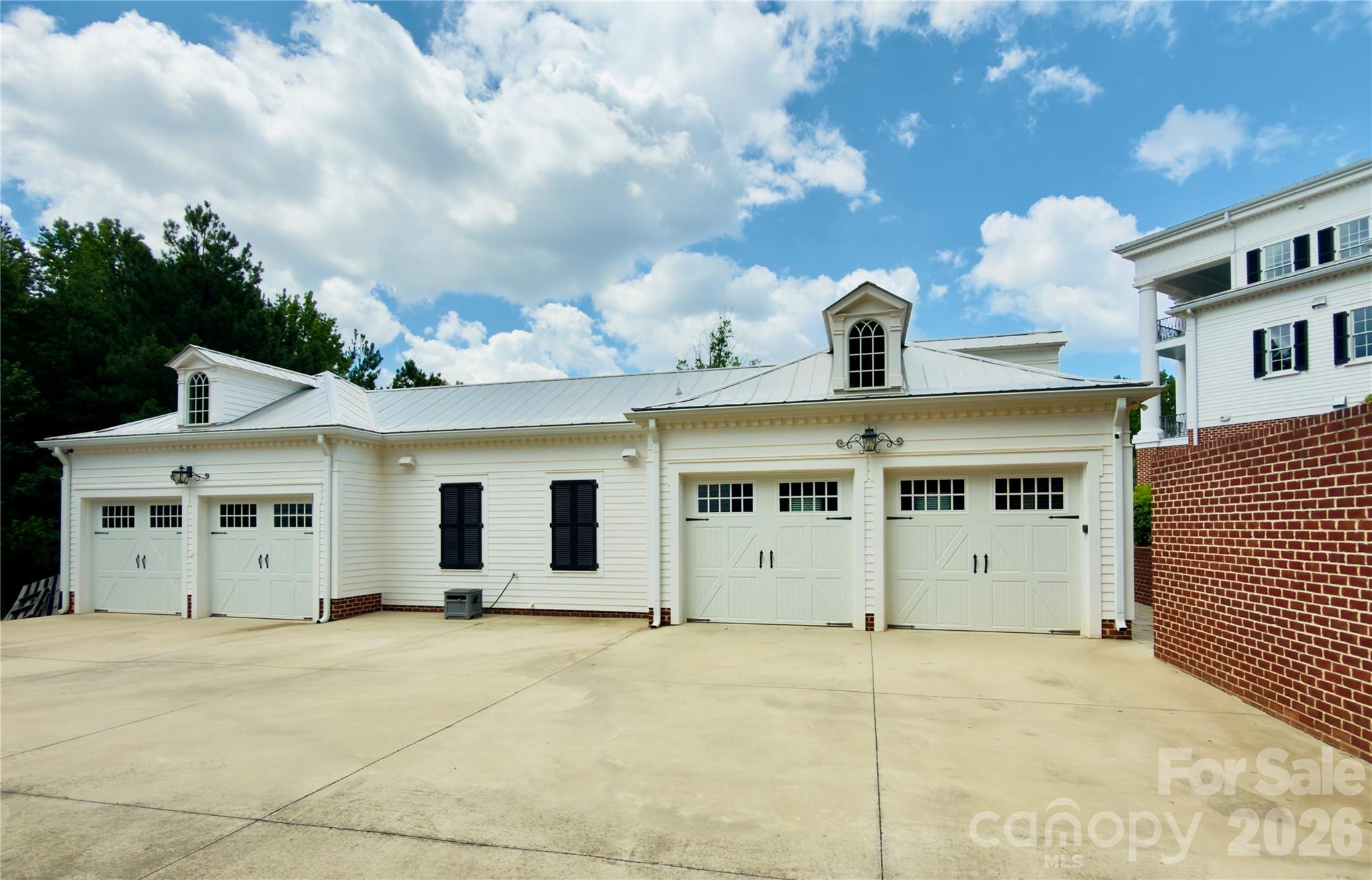 Single Family Residence at 18632 Nantz Road, Cornelius, photo 10 of 48