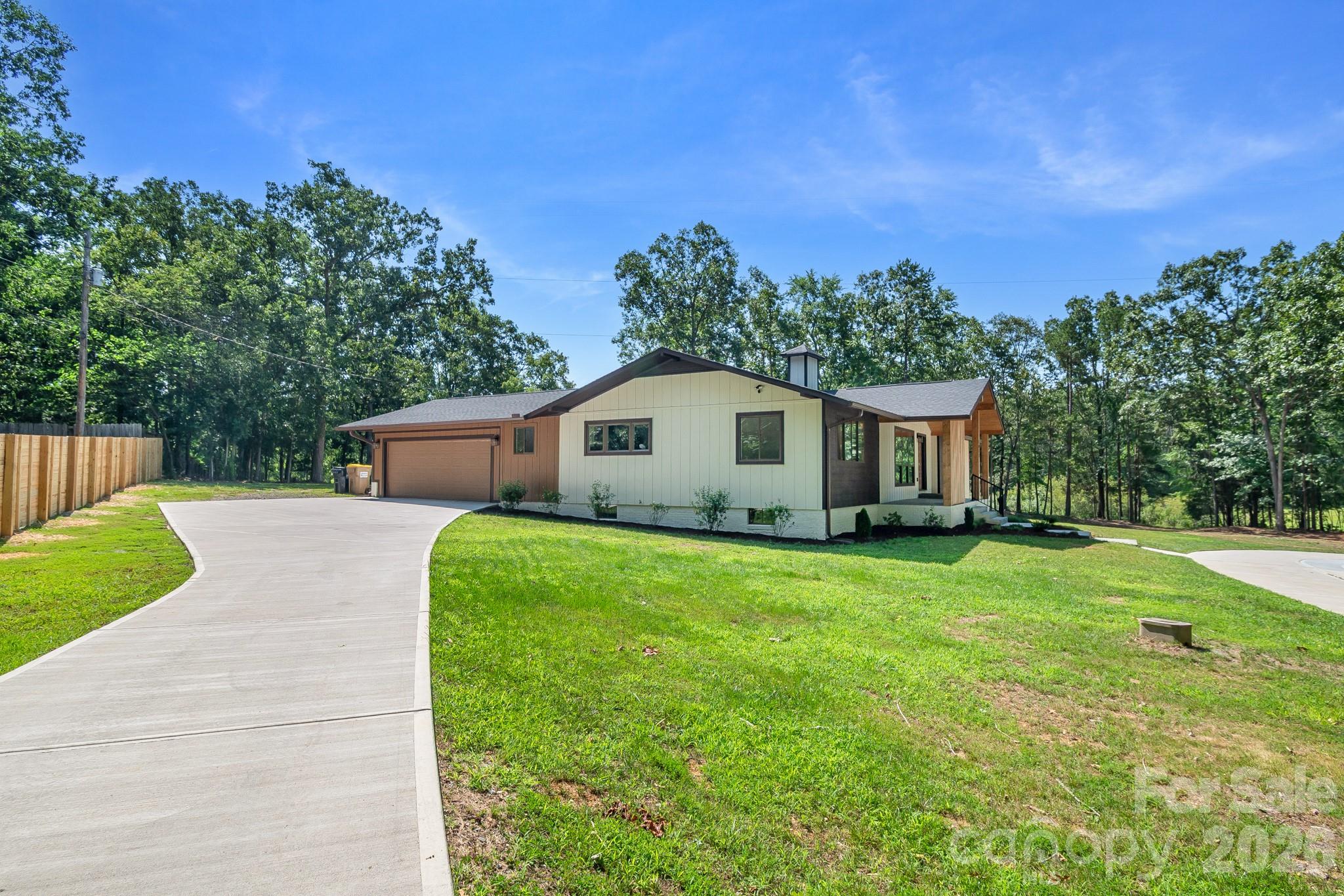 Single Family Residence at 5033 Waxhaw Indian Trail Road, Matthews, photo 2 of 43