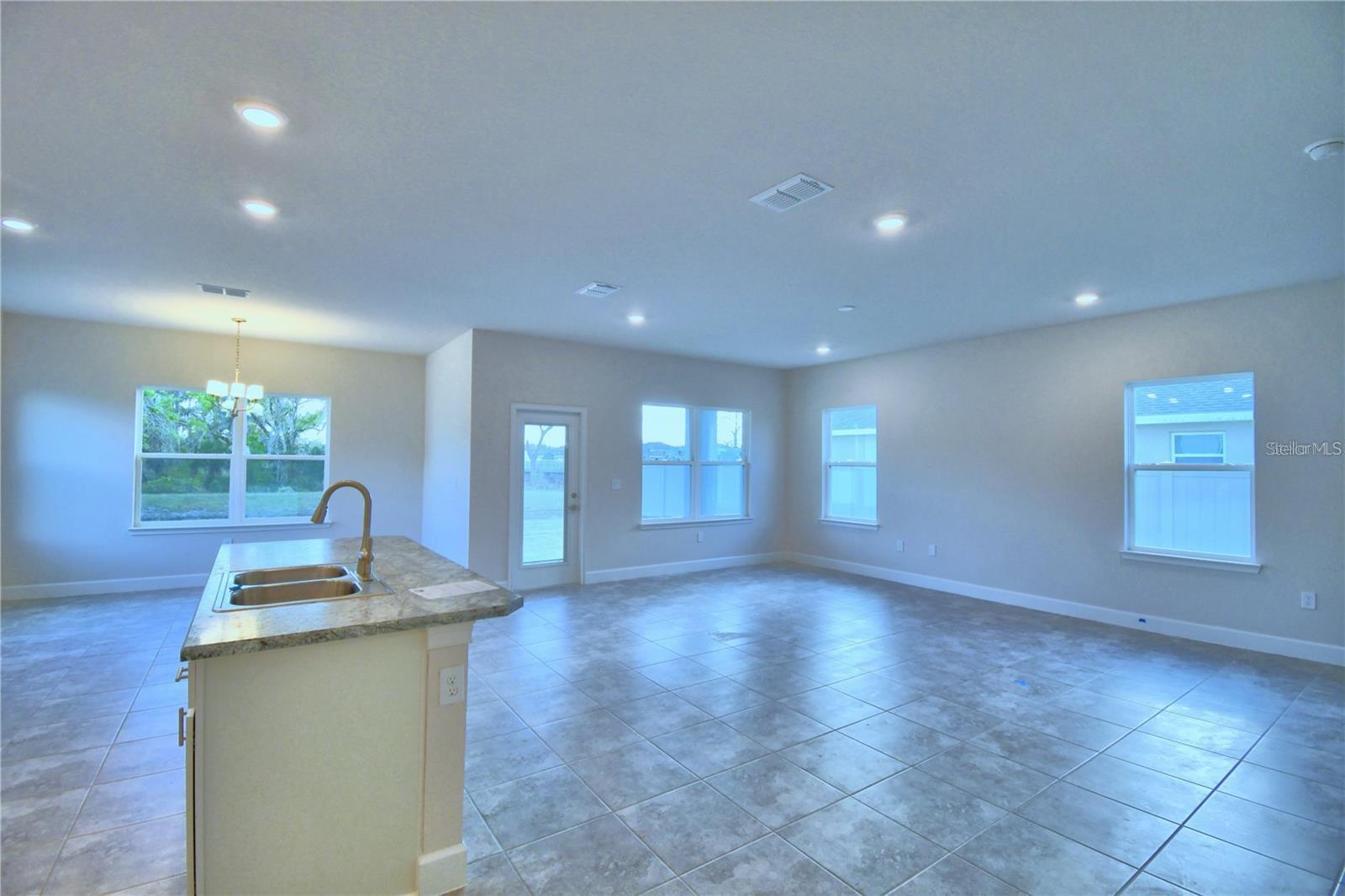 Single Family Residence at 906 SOFIA LN, DAVENPORT, photo 13 of 37