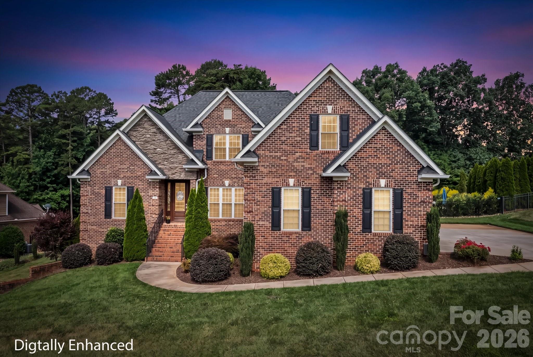 Single Family Residence at 115 Orchard Farm Lane, Mooresville, photo 2 of 48