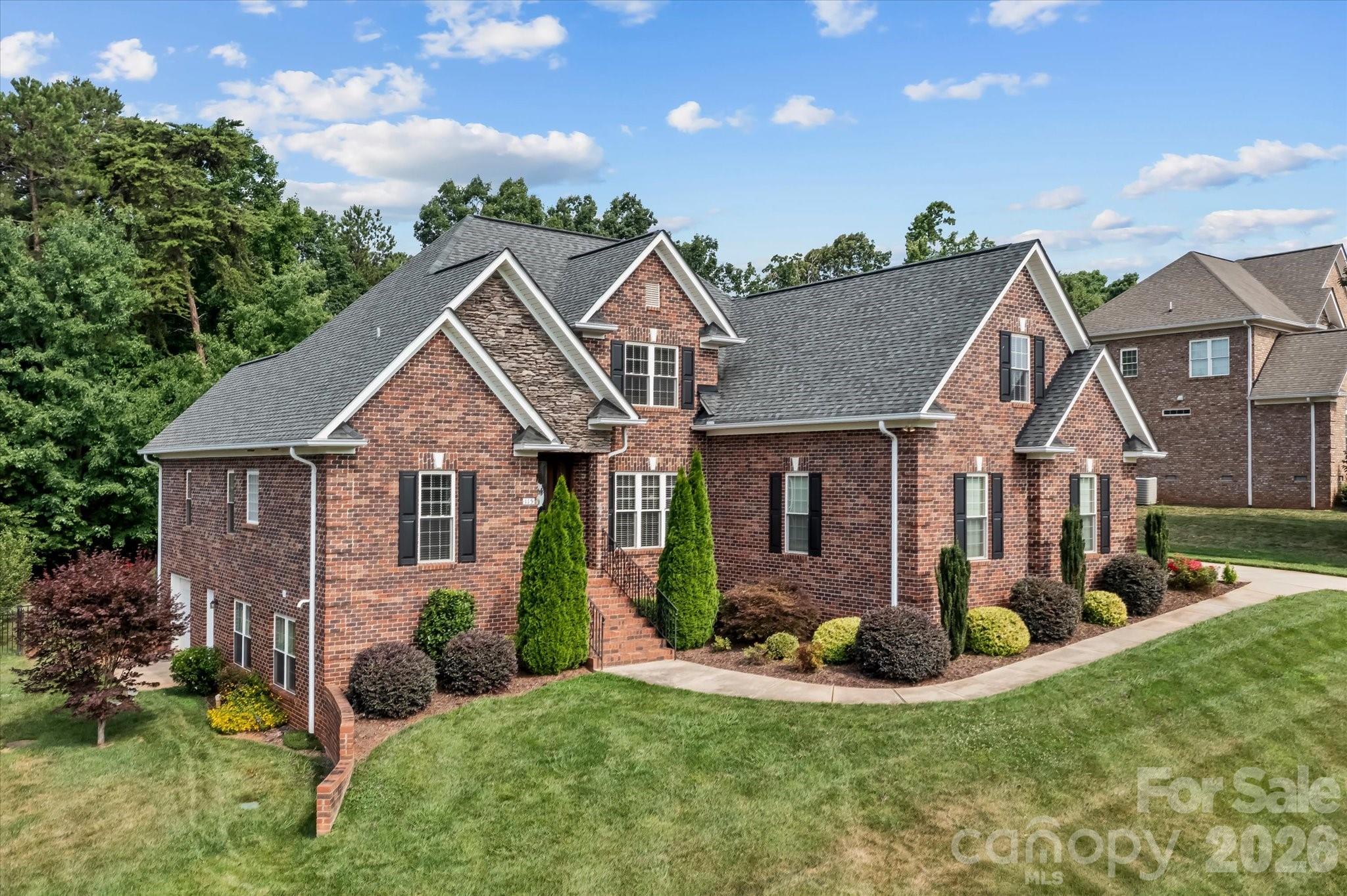 Single Family Residence at 115 Orchard Farm Lane, Mooresville, photo 3 of 48