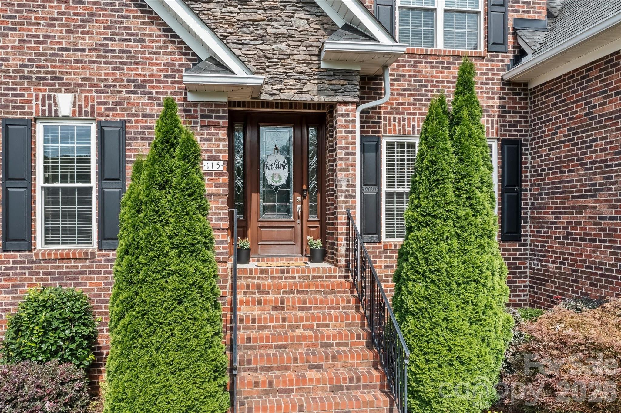 Single Family Residence at 115 Orchard Farm Lane, Mooresville, photo 5 of 48