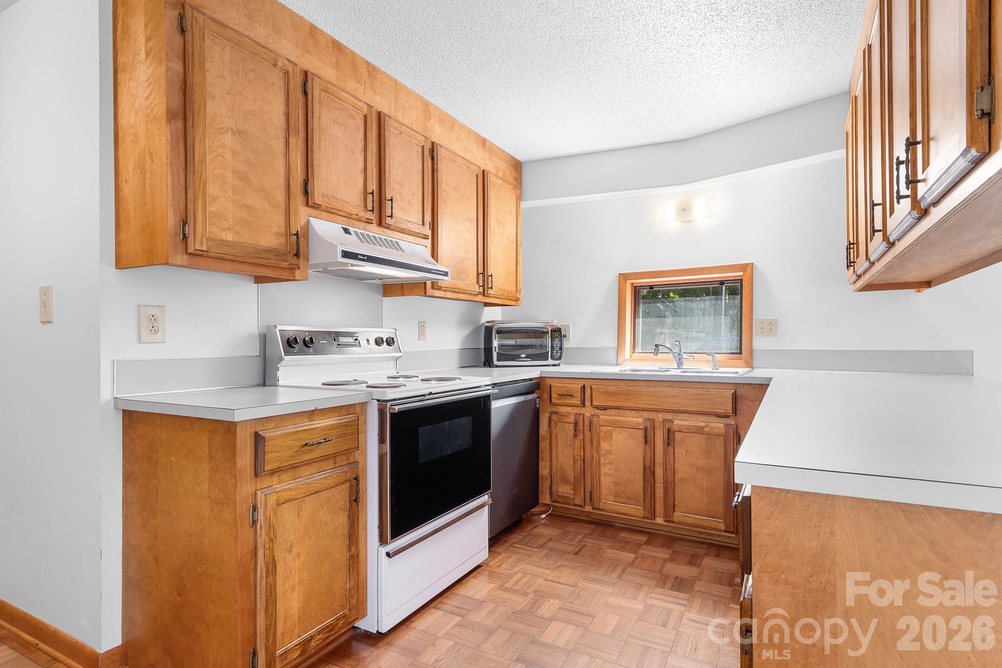 Single Family Residence at 6351 Wildwood Trail, Denver, photo 7 of 39