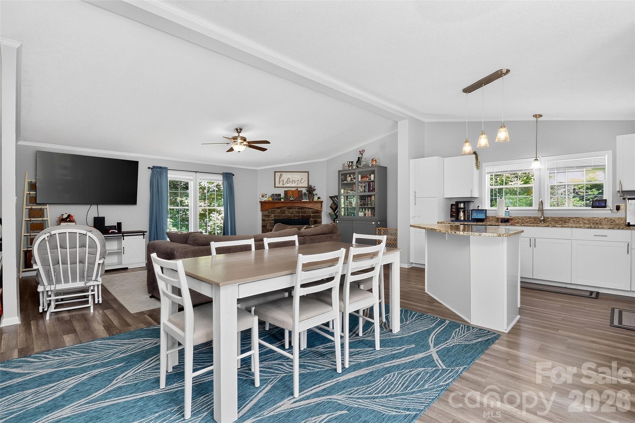 Vaulted ceiling - 602 Timberwood Drive, Fort Mill