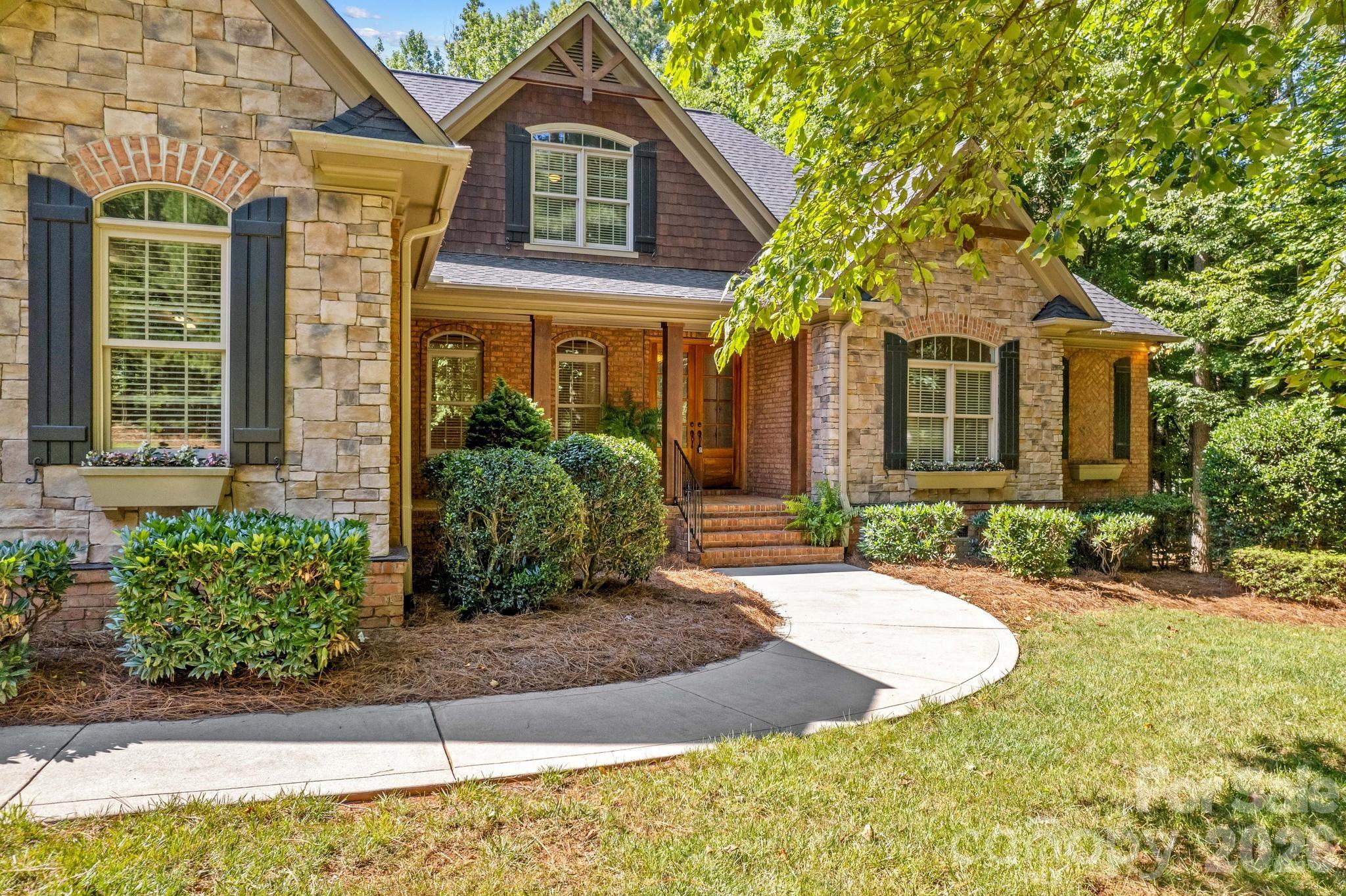 Single Family Residence at 164 Bayberry Creek Circle, Mooresville, photo 5 of 48