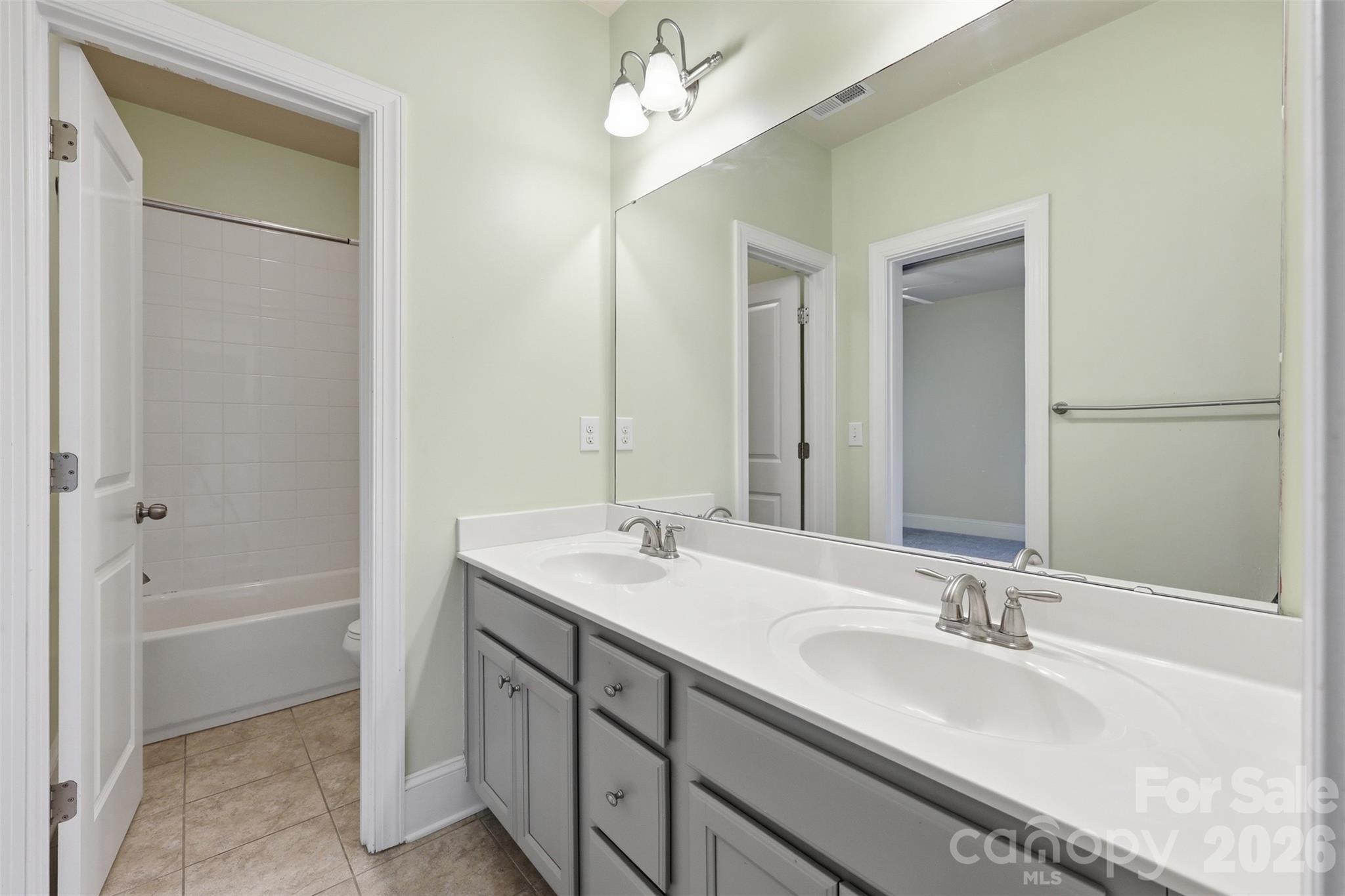 Single Family Residence at 9115 Unbridle Lane, Waxhaw, photo 35 of 48