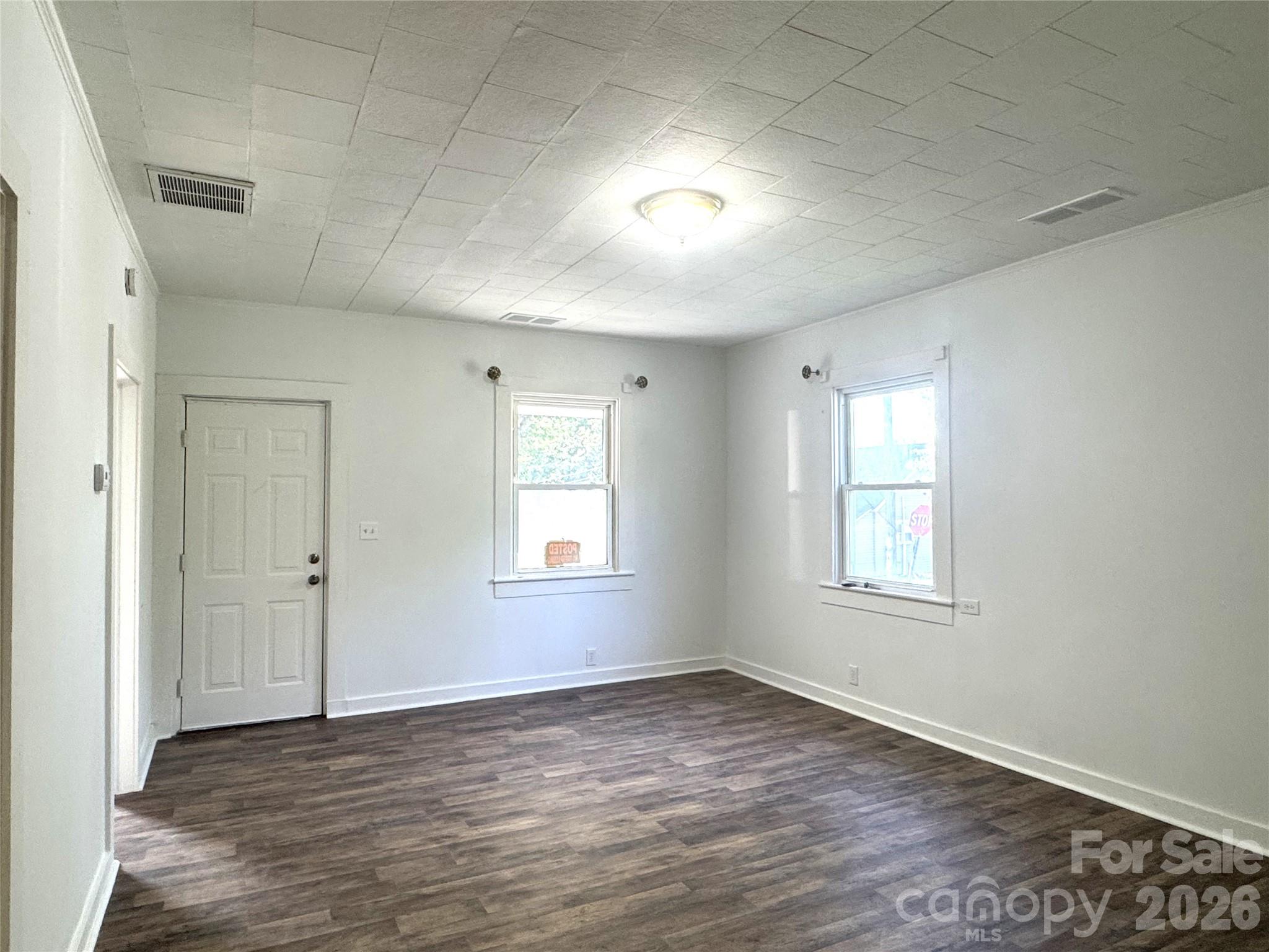 Living Room - 43 4th Avenue, Rockingham