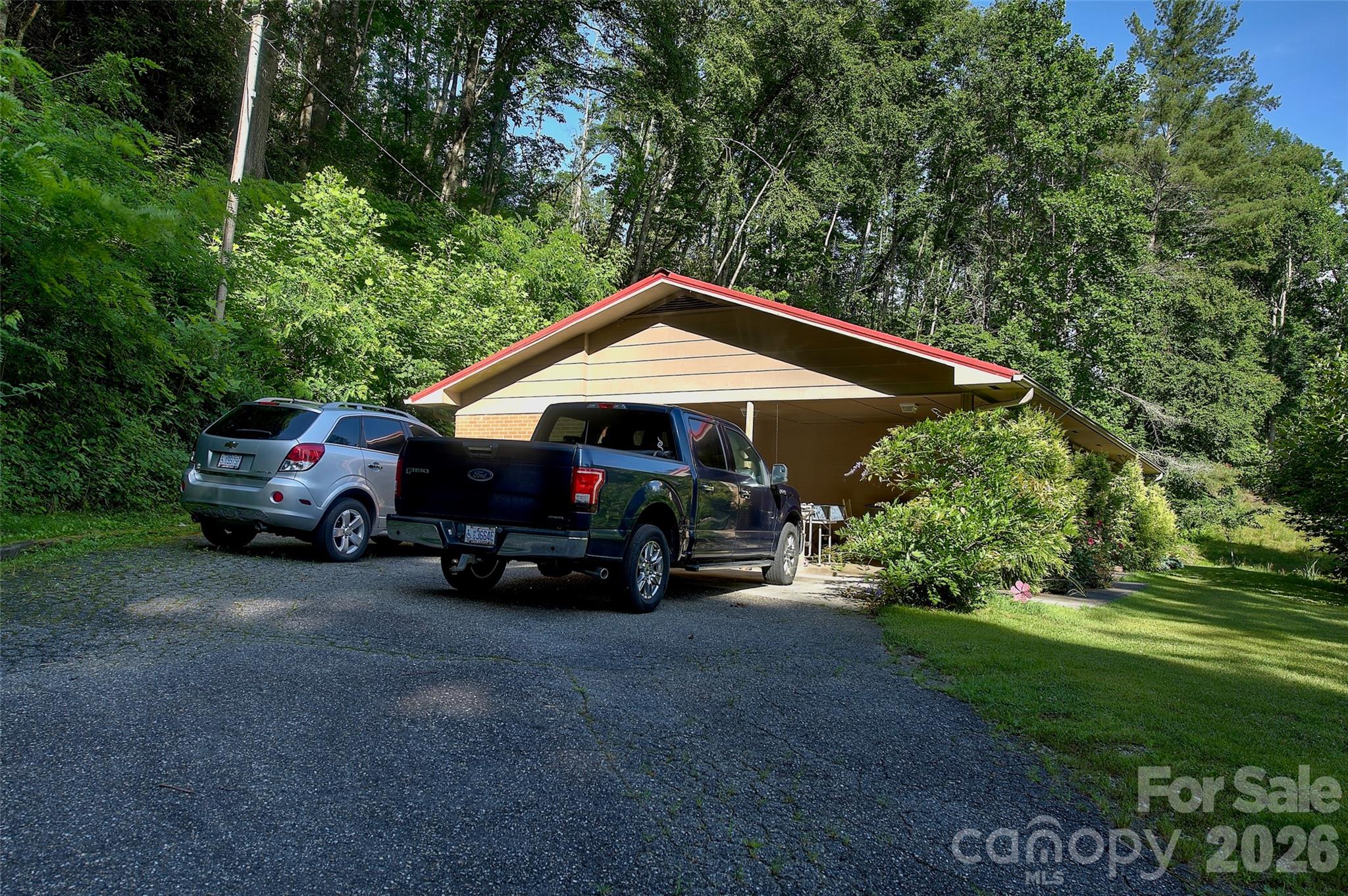 Single Family Residence at 583 Deer Park Lake Road, Spruce Pine, photo 2 of 27