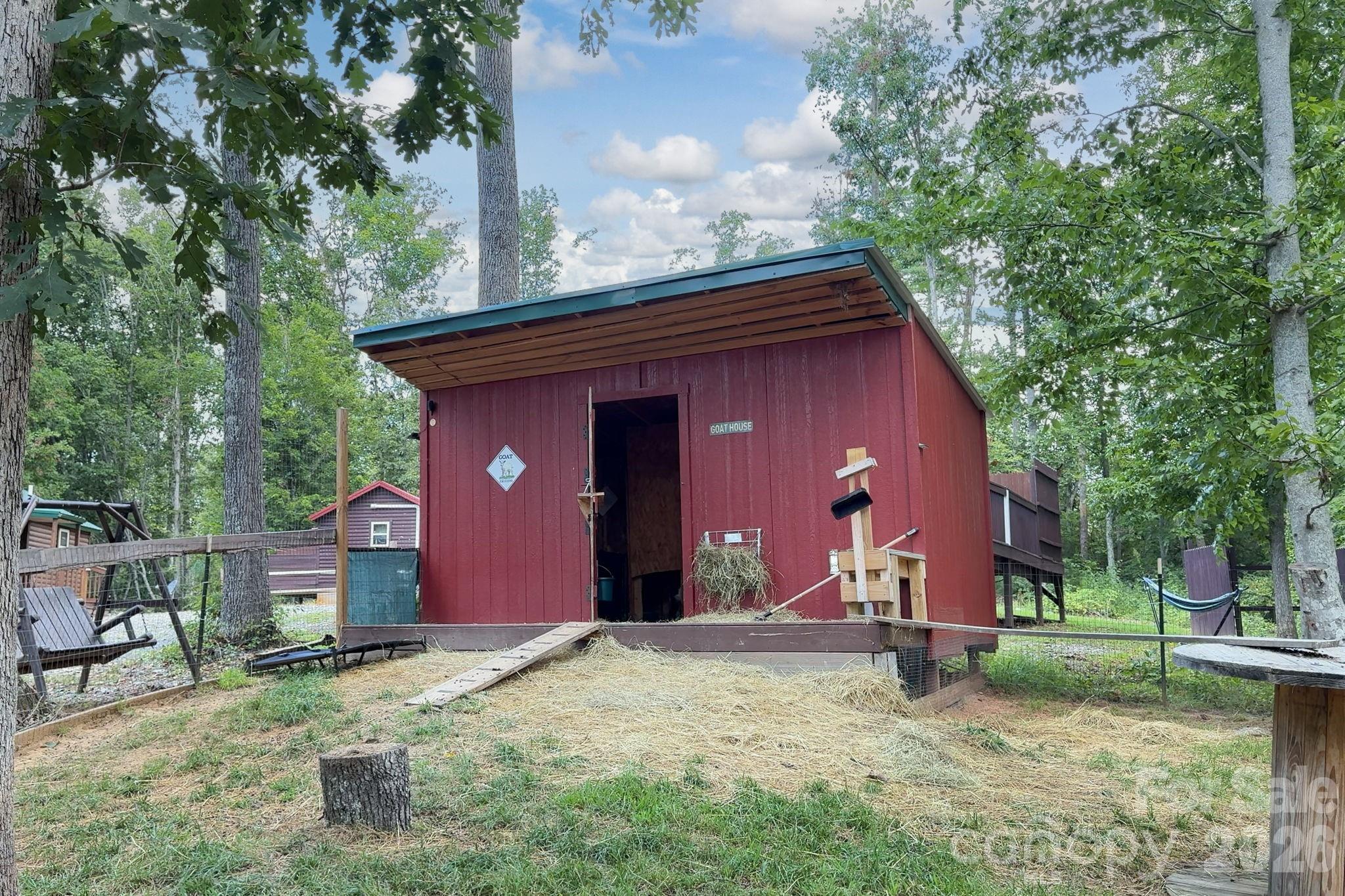 Goat house - 119 & 127 Deer Hill Lane, Weaverville