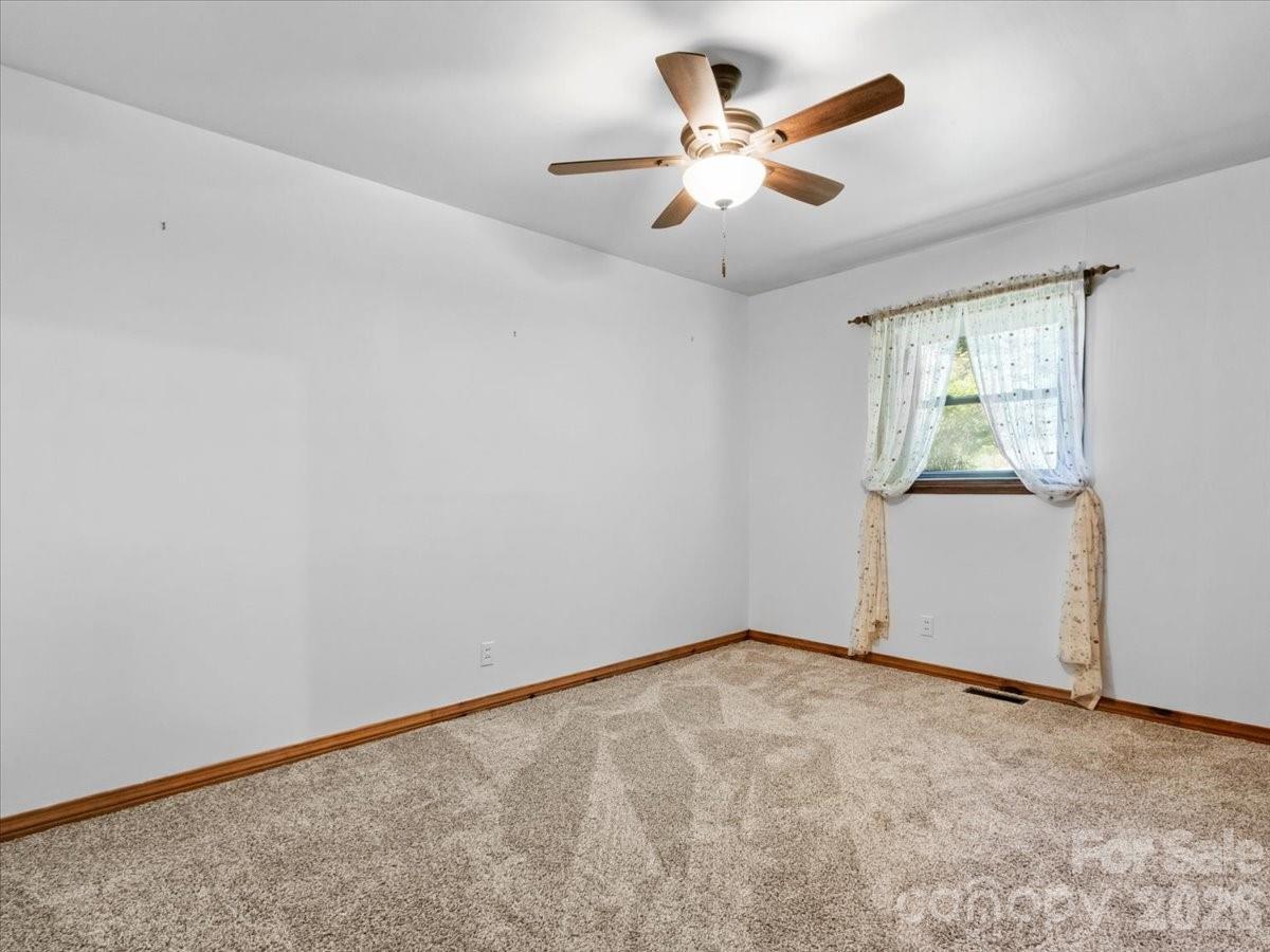 Single Family Residence at 39 Hawthorne Lane, Burnsville, photo 24 of 47