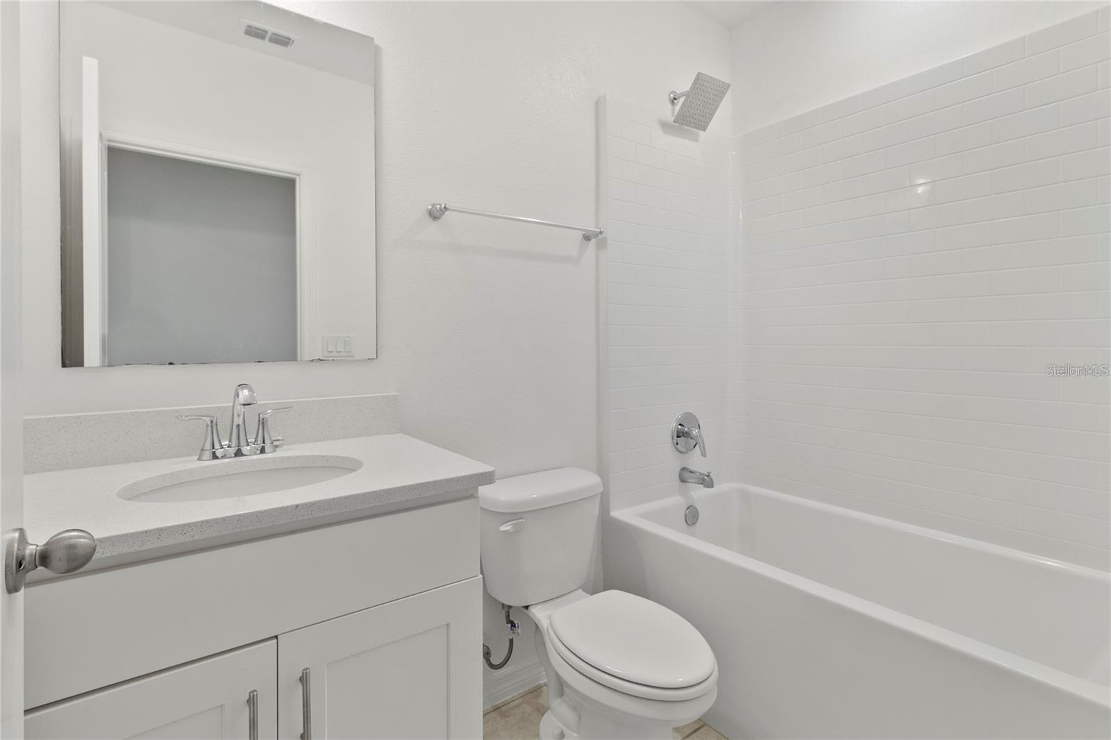 Guest Bathroom - 1154 OAK BLUFF DR, DAVENPORT