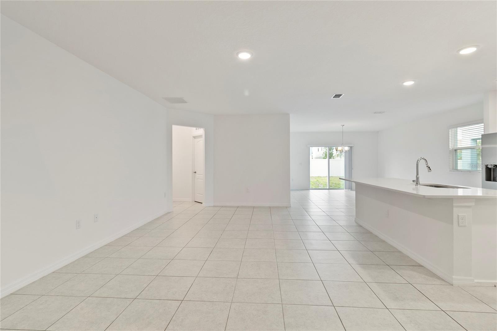 Single Family Residence at 1154 OAK BLUFF DR, DAVENPORT, photo 17 of 42