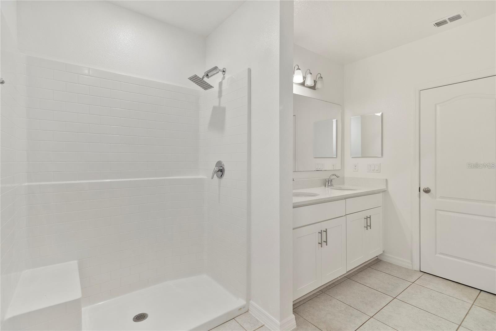 Primary Bathroom - 1154 OAK BLUFF DR, DAVENPORT