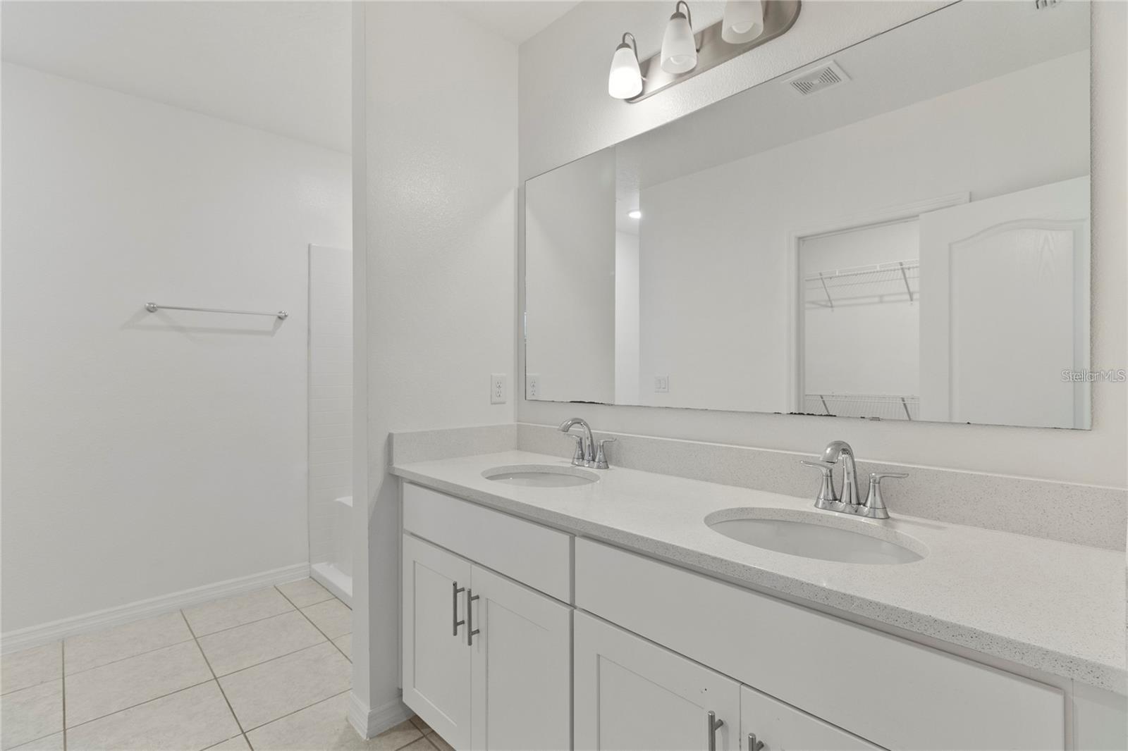 Primary Bathroom - 1154 OAK BLUFF DR, DAVENPORT