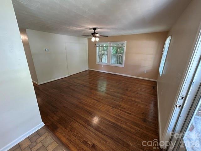 Living Room - 11 Mountain Road, Hendersonville