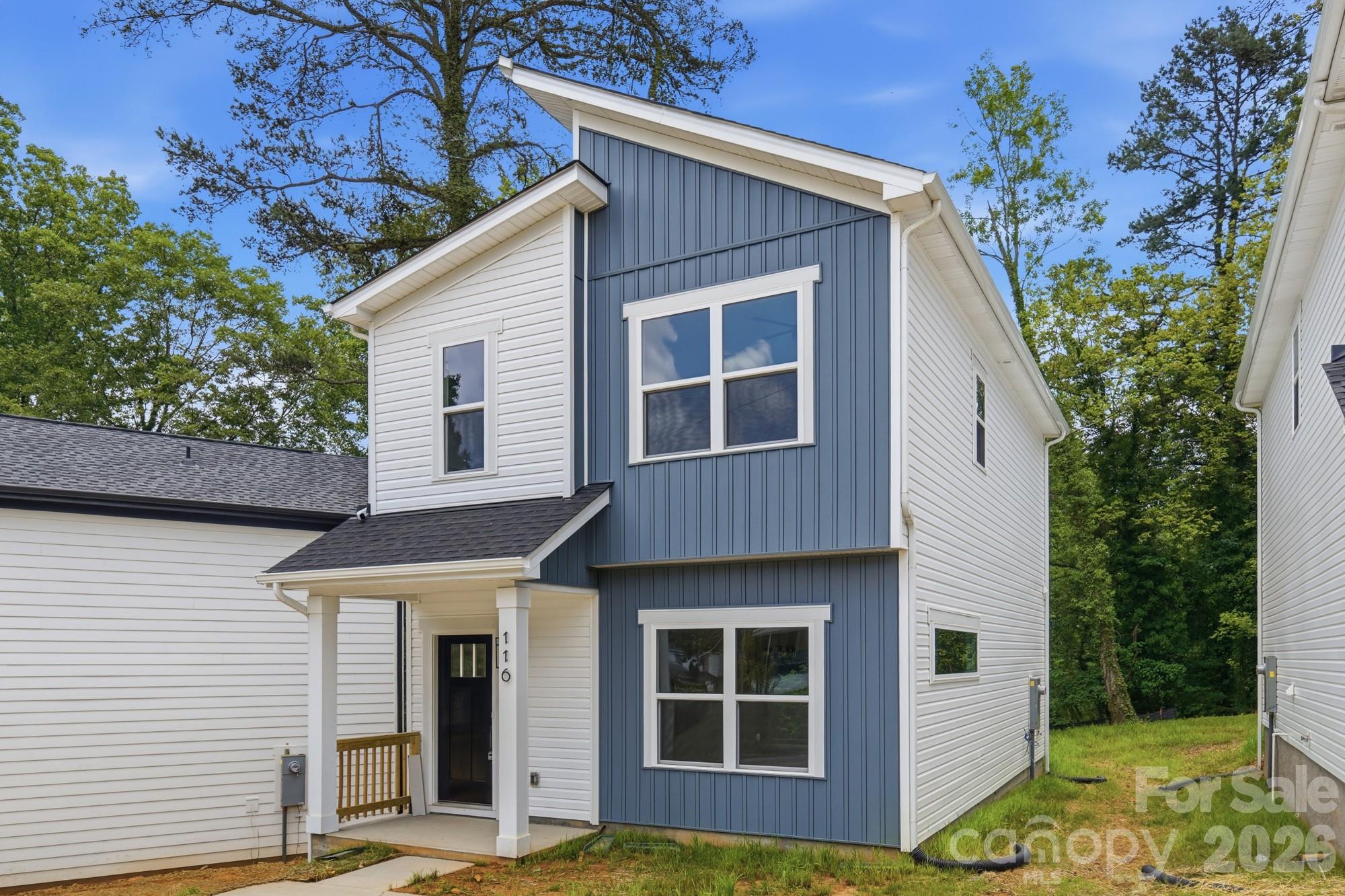 Side View of Home - 116 7th Avenue SE, Hickory