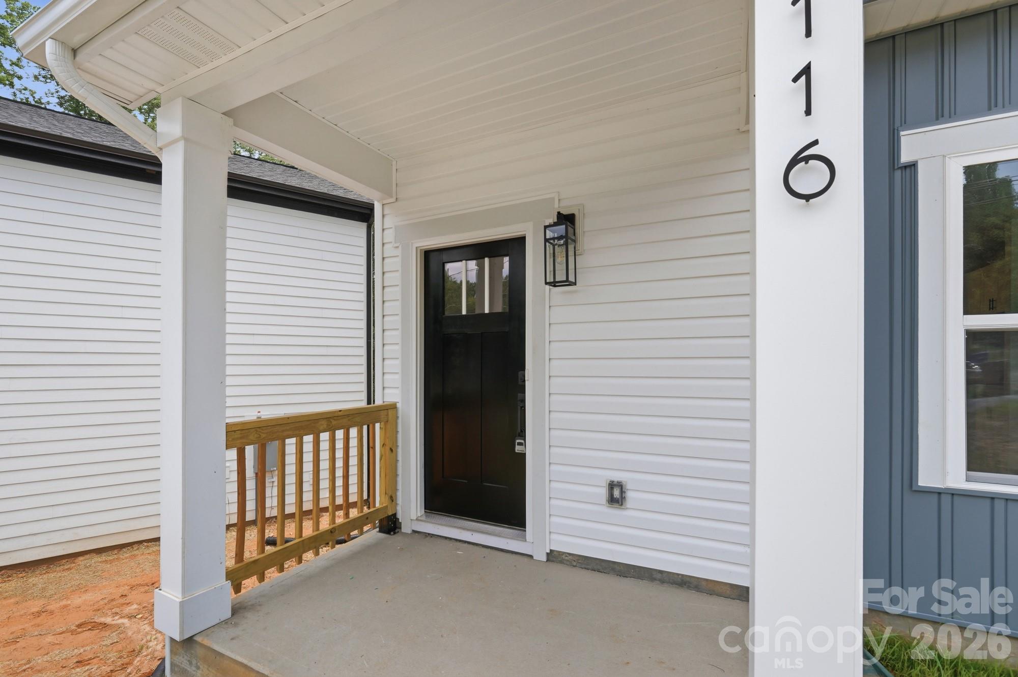View of Front Door & Covered Front Porch - 116 7th Avenue SE, Hickory