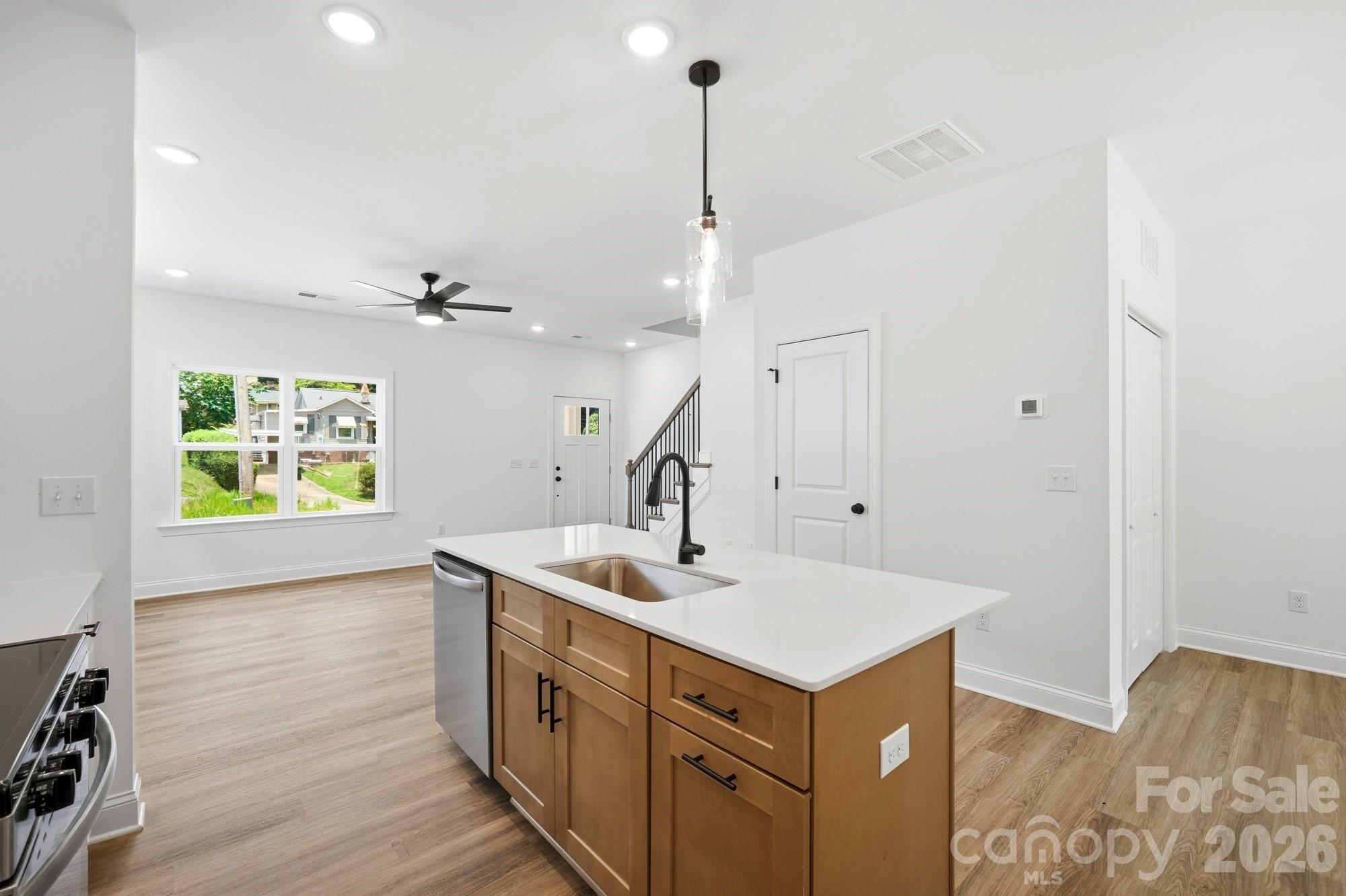 Single Family Residence at 116 7th Avenue SE, Hickory, photo 11 of 35