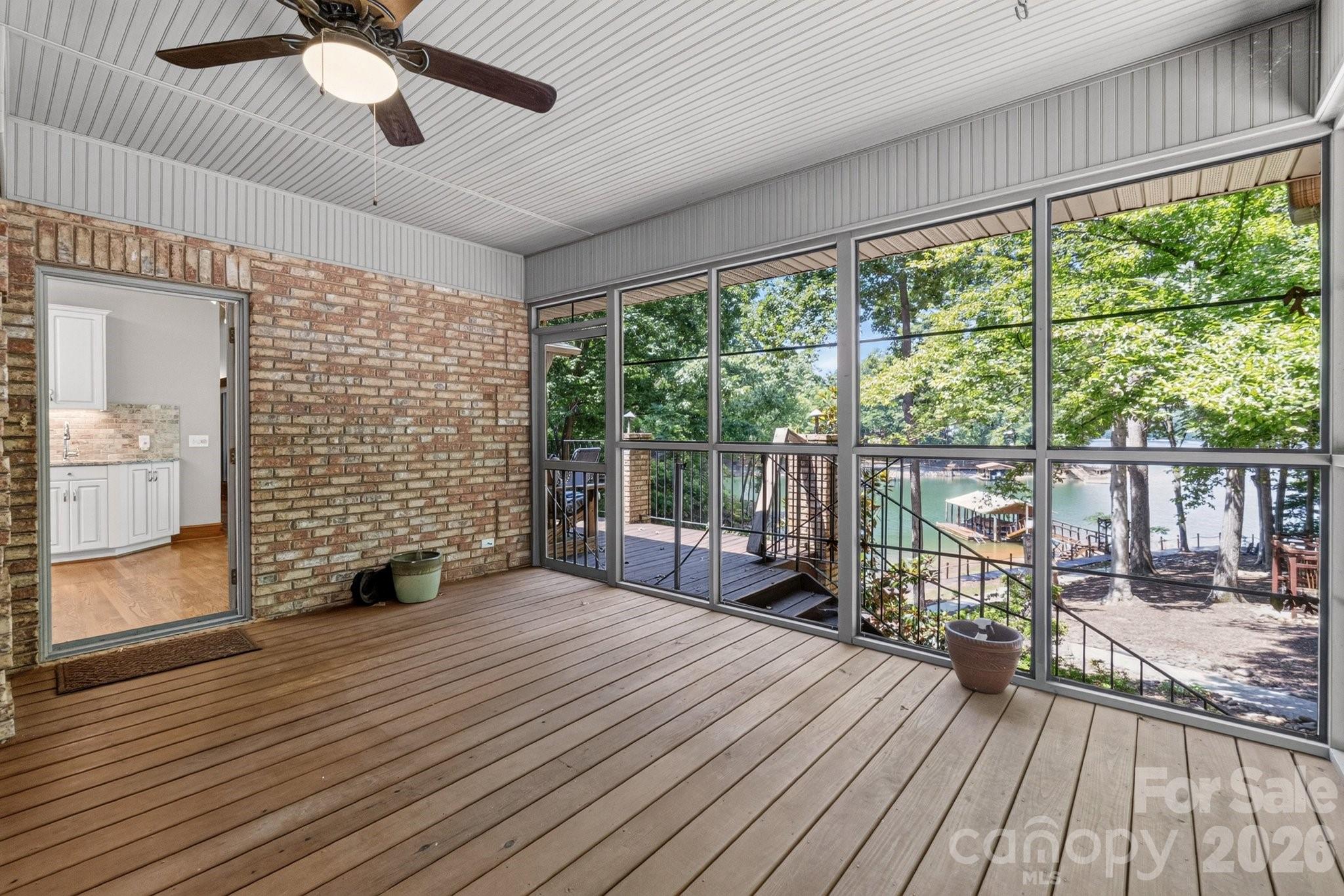 Screened-in porch - 105 Quail Lane, Mooresville