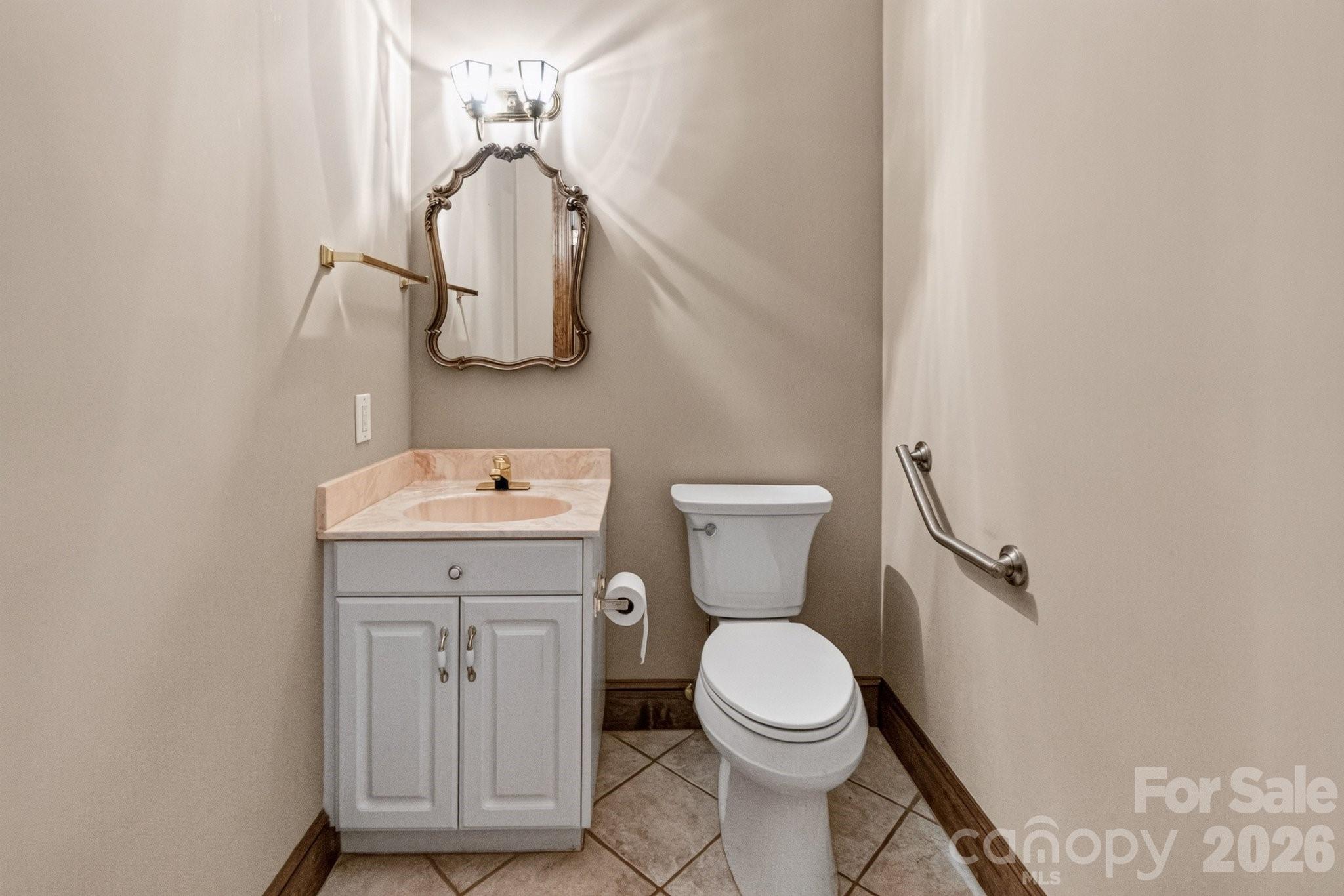 Half bathroom - 105 Quail Lane, Mooresville