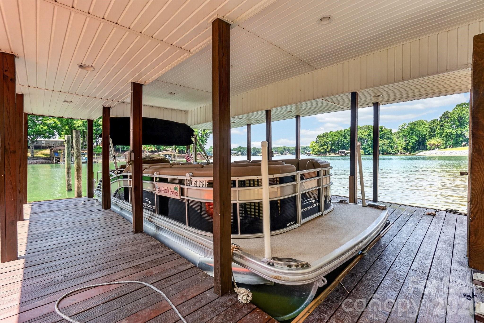 Covered boat slip - 105 Quail Lane, Mooresville
