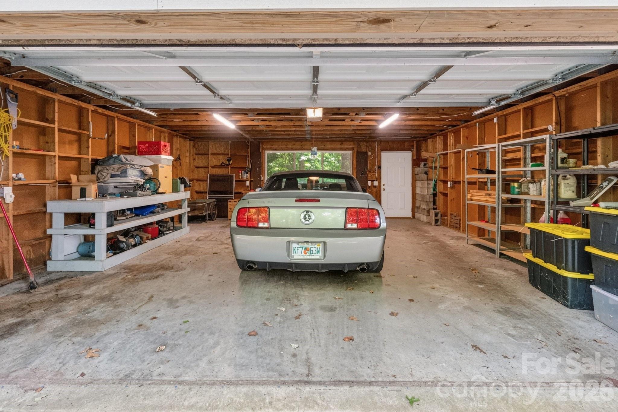 Detached oversized 2 car garage - 105 Quail Lane, Mooresville