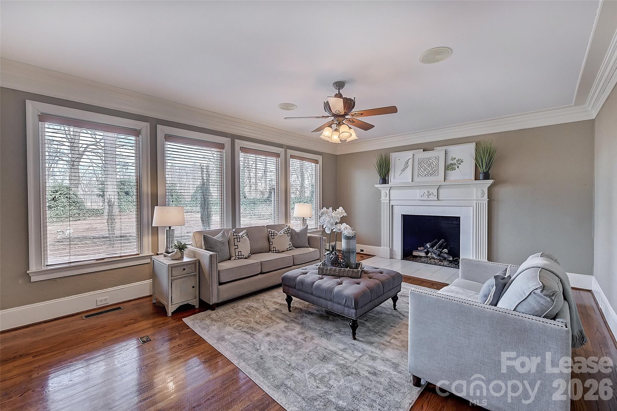 Single Family Residence at 5100 Piper Glen Drive, Charlotte, photo 6 of 48