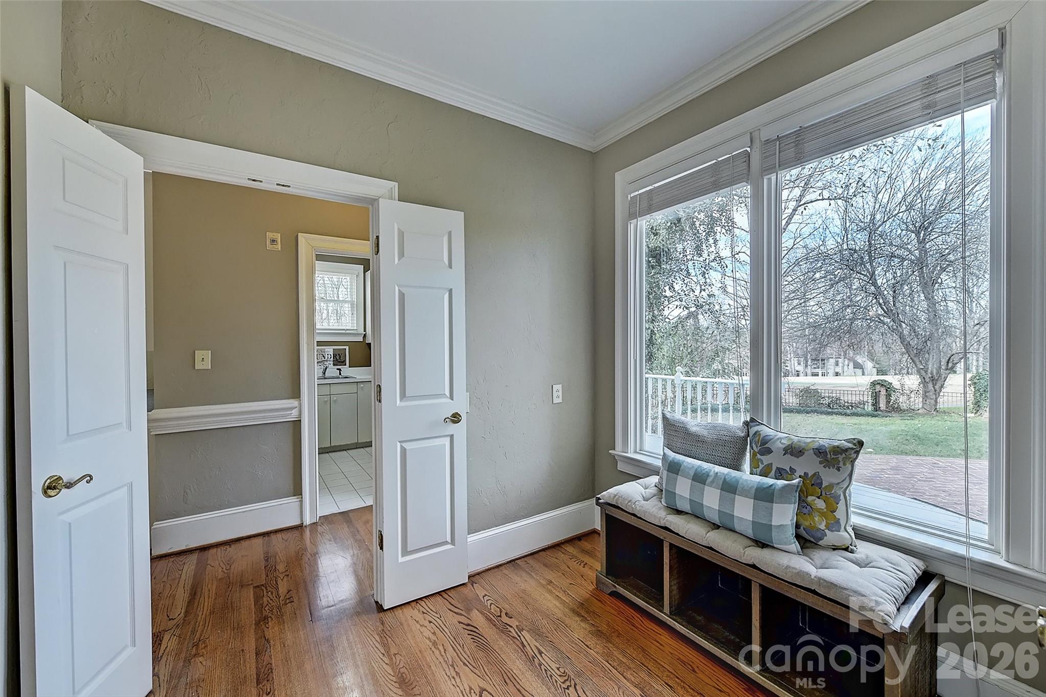 Single Family Residence at 5100 Piper Glen Drive, Charlotte, photo 18 of 48