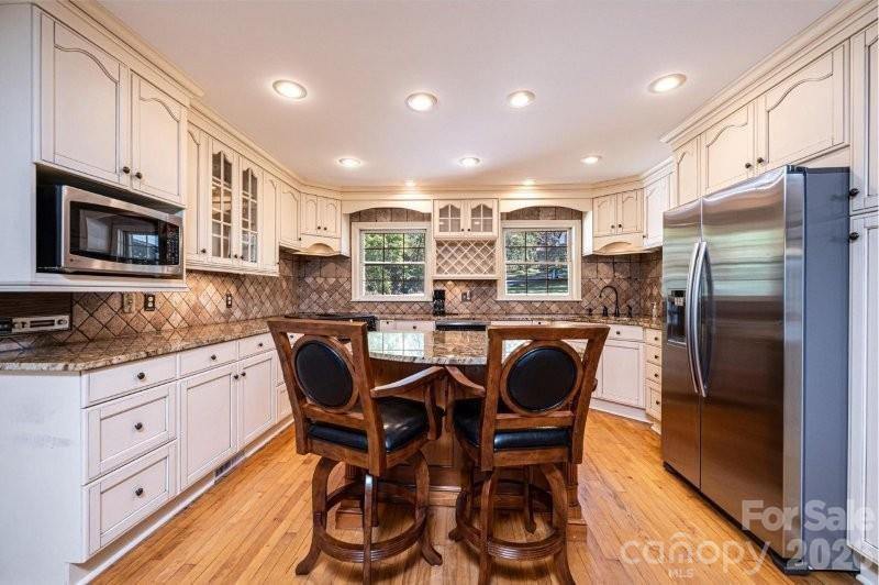 Single Family Residence at 10 Riverview Circle, Granite Falls, photo 6 of 48