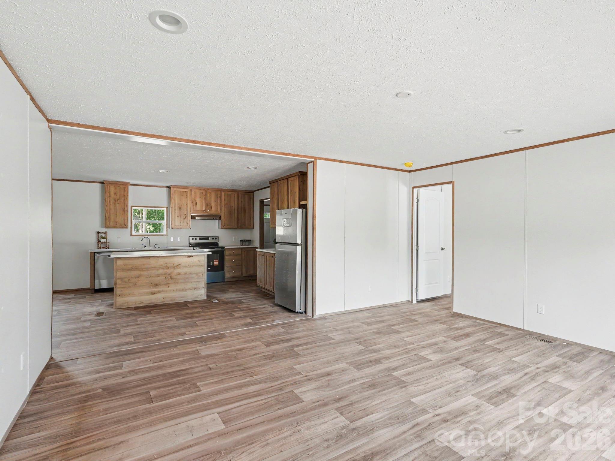 Single Family Residence at 330 Middle Brook Drive, Rockwell, photo 14 of 48