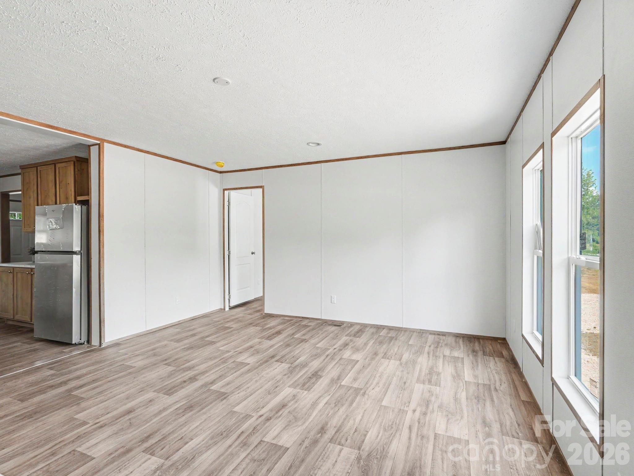 Single Family Residence at 330 Middle Brook Drive, Rockwell, photo 15 of 48