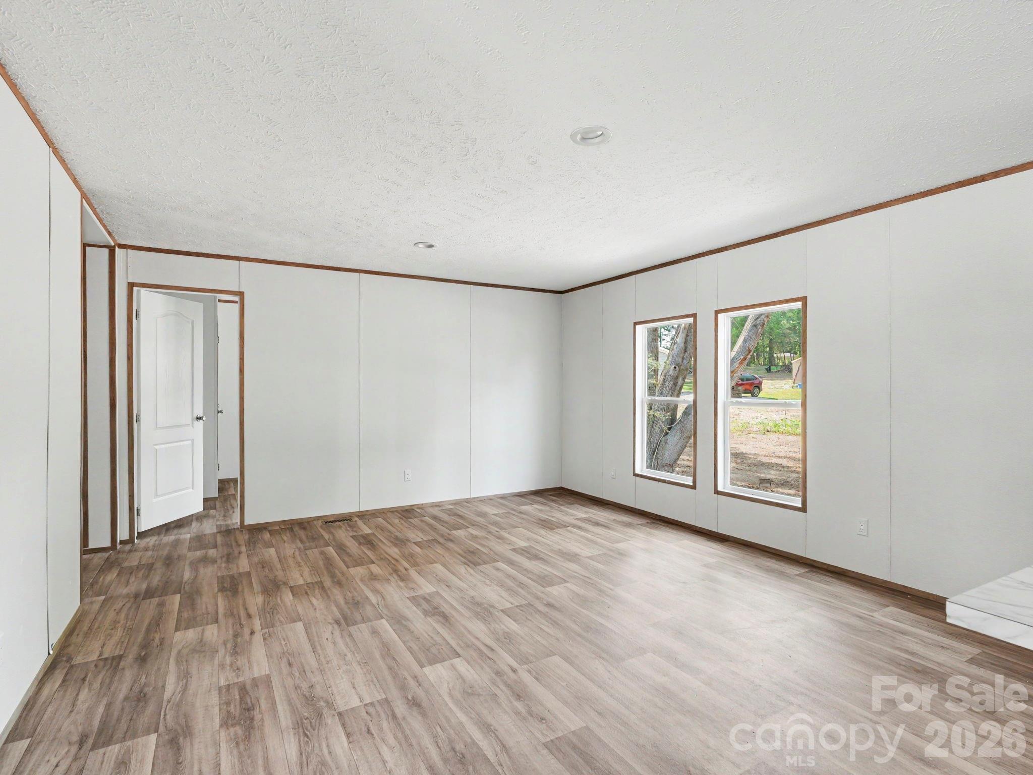 Single Family Residence at 330 Middle Brook Drive, Rockwell, photo 19 of 48