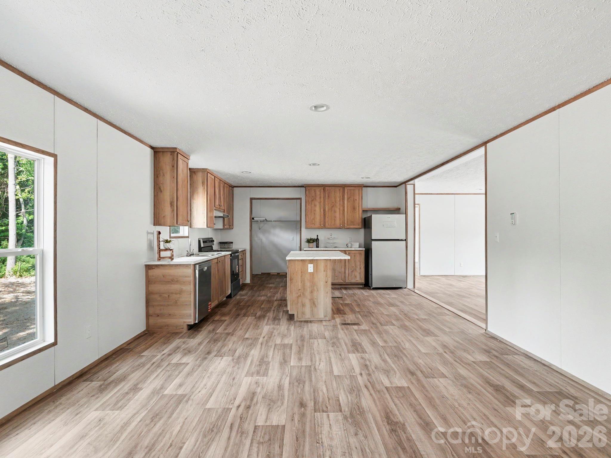 Single Family Residence at 330 Middle Brook Drive, Rockwell, photo 21 of 48