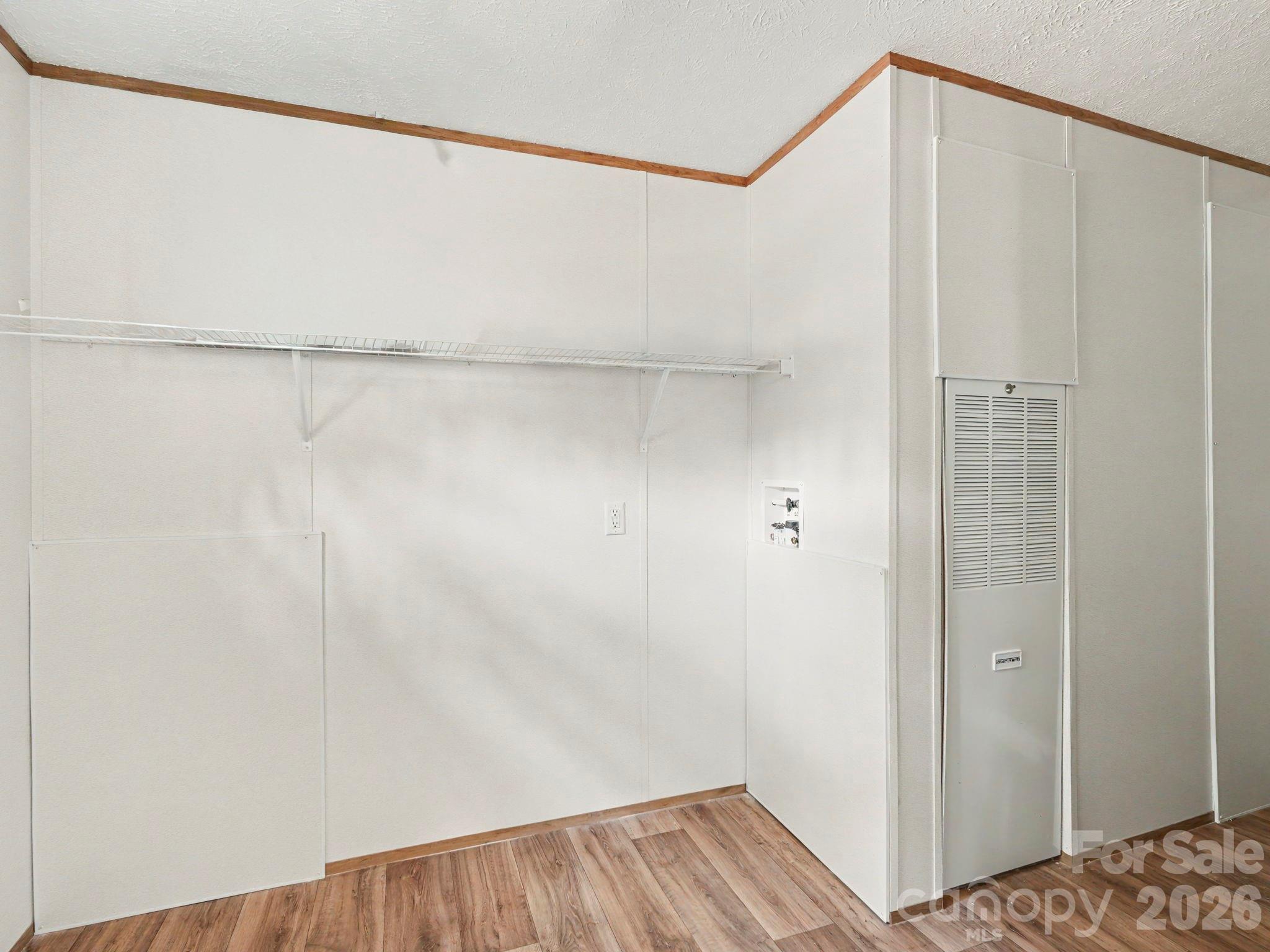Single Family Residence at 330 Middle Brook Drive, Rockwell, photo 23 of 48