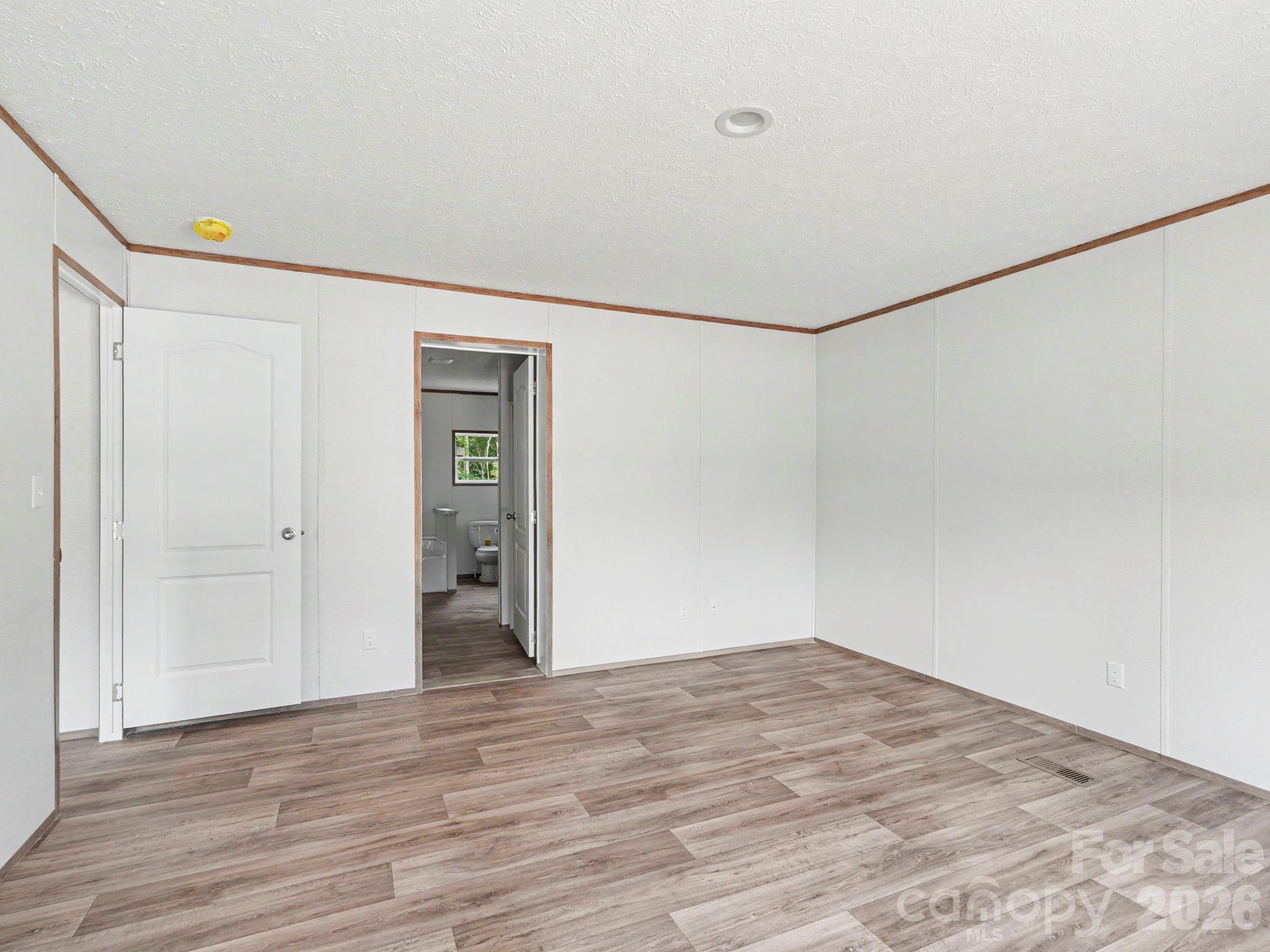 Single Family Residence at 330 Middle Brook Drive, Rockwell, photo 27 of 48