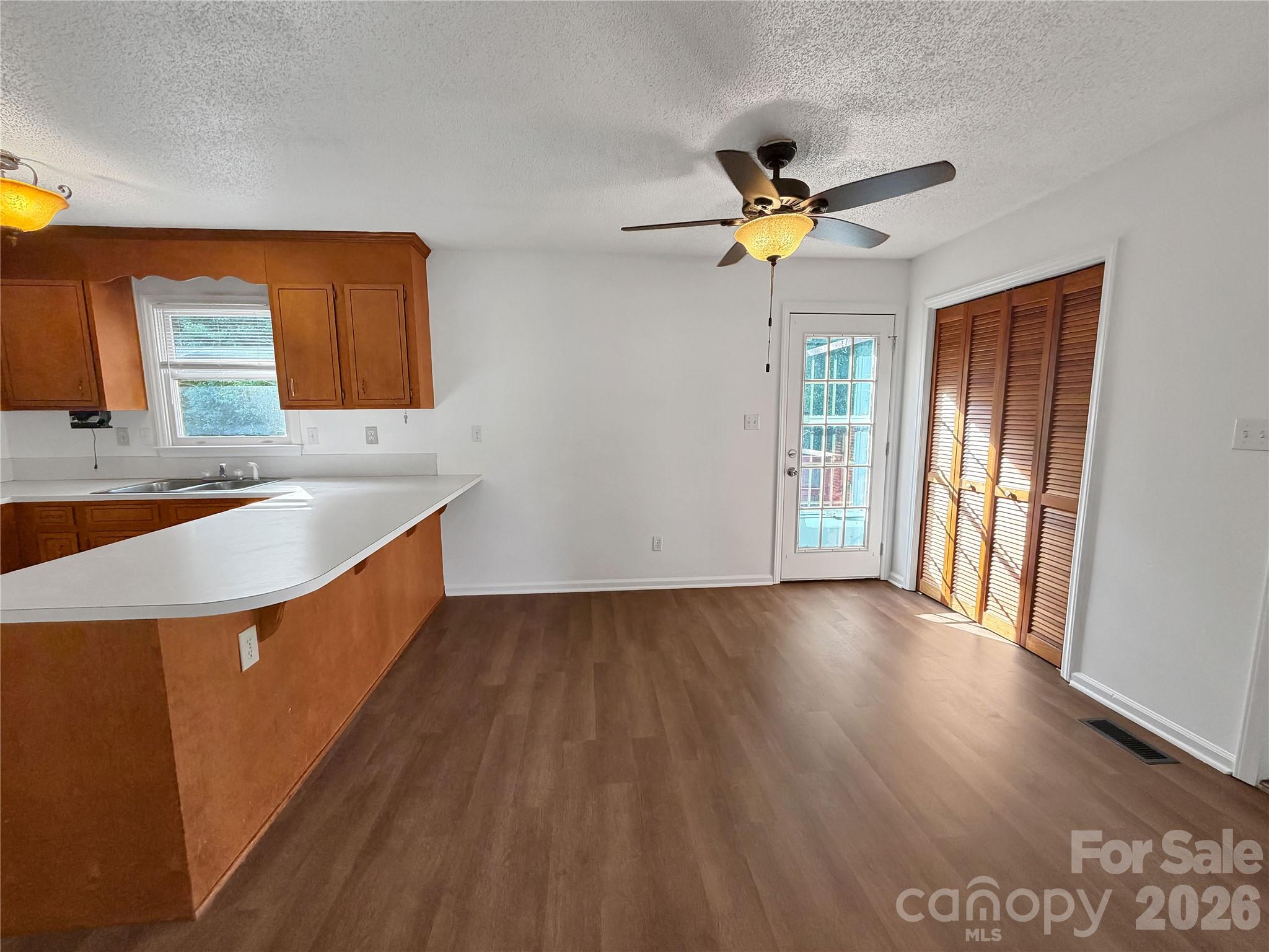 Single Family Residence at 315 Southglenn Drive, Shelby, photo 7 of 24