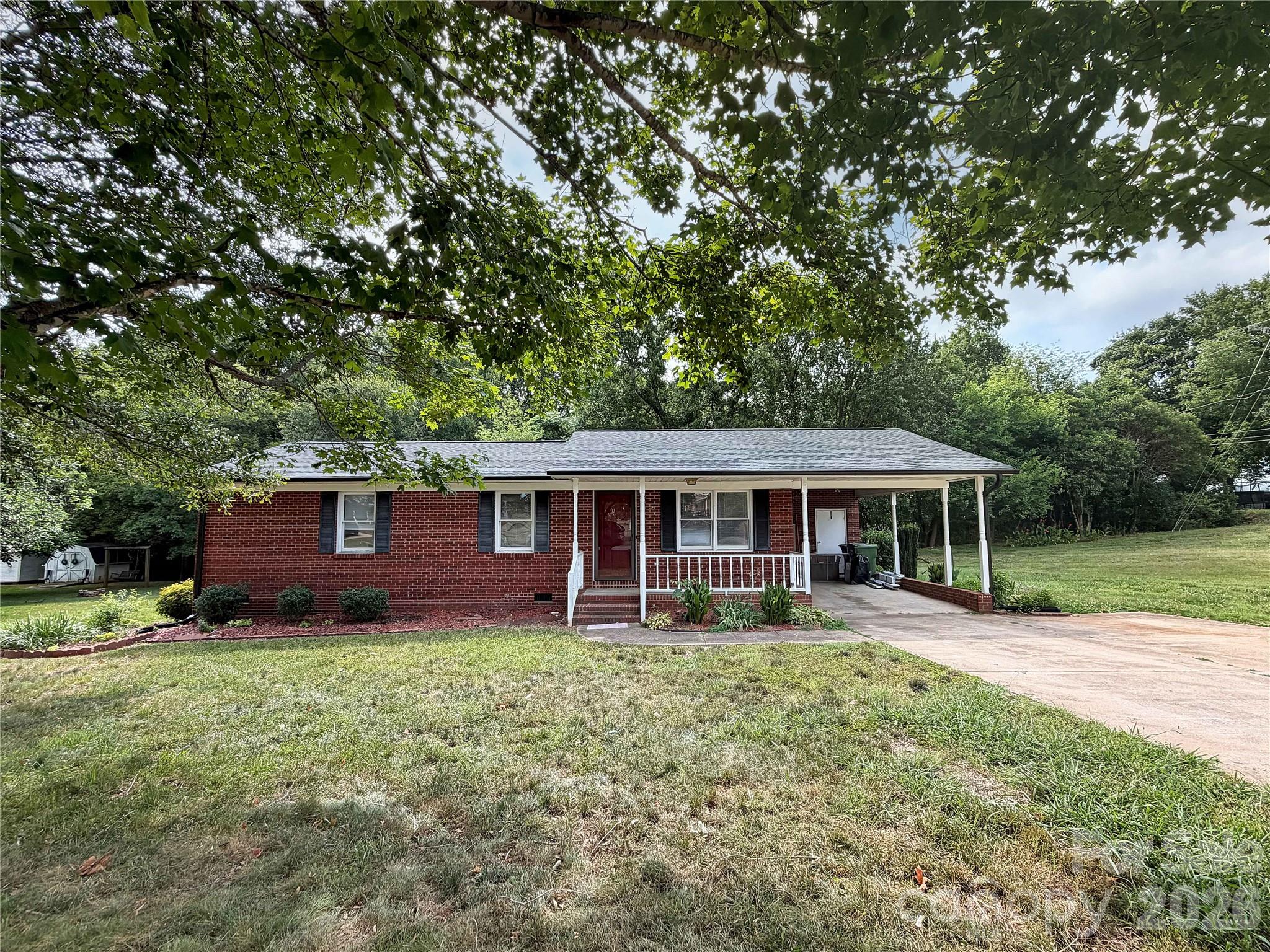Single Family Residence at 315 Southglenn Drive, Shelby, photo 2 of 24