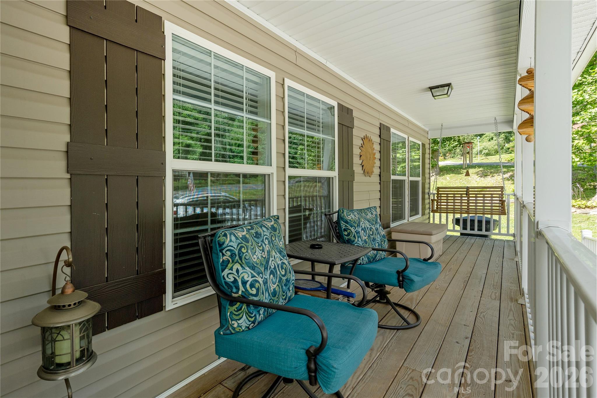 Single Family Residence at 32 Beechwood Lakes Drive, Hendersonville, photo 4 of 27