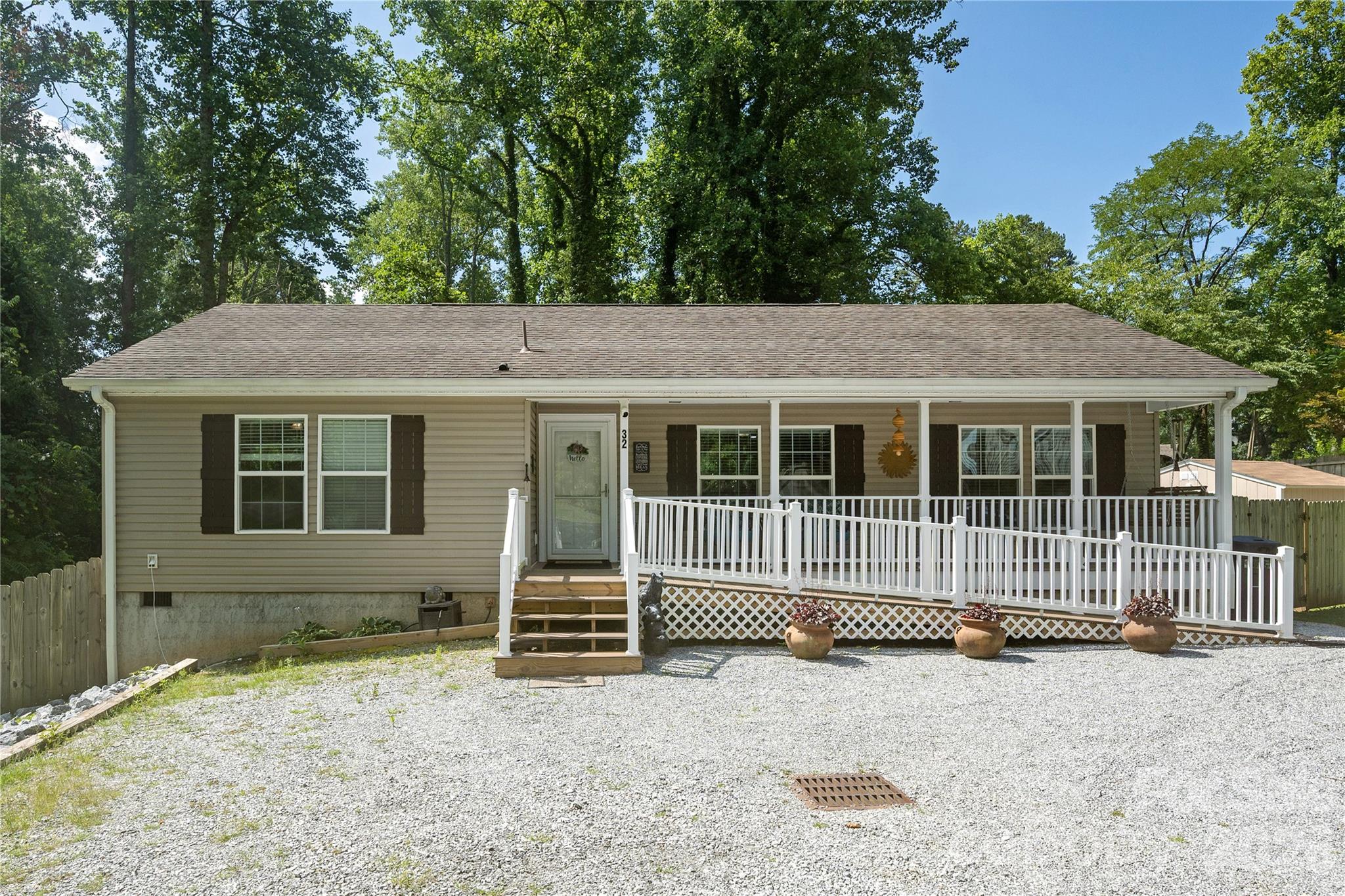 Single Family Residence at 32 Beechwood Lakes Drive, Hendersonville, photo 21 of 27