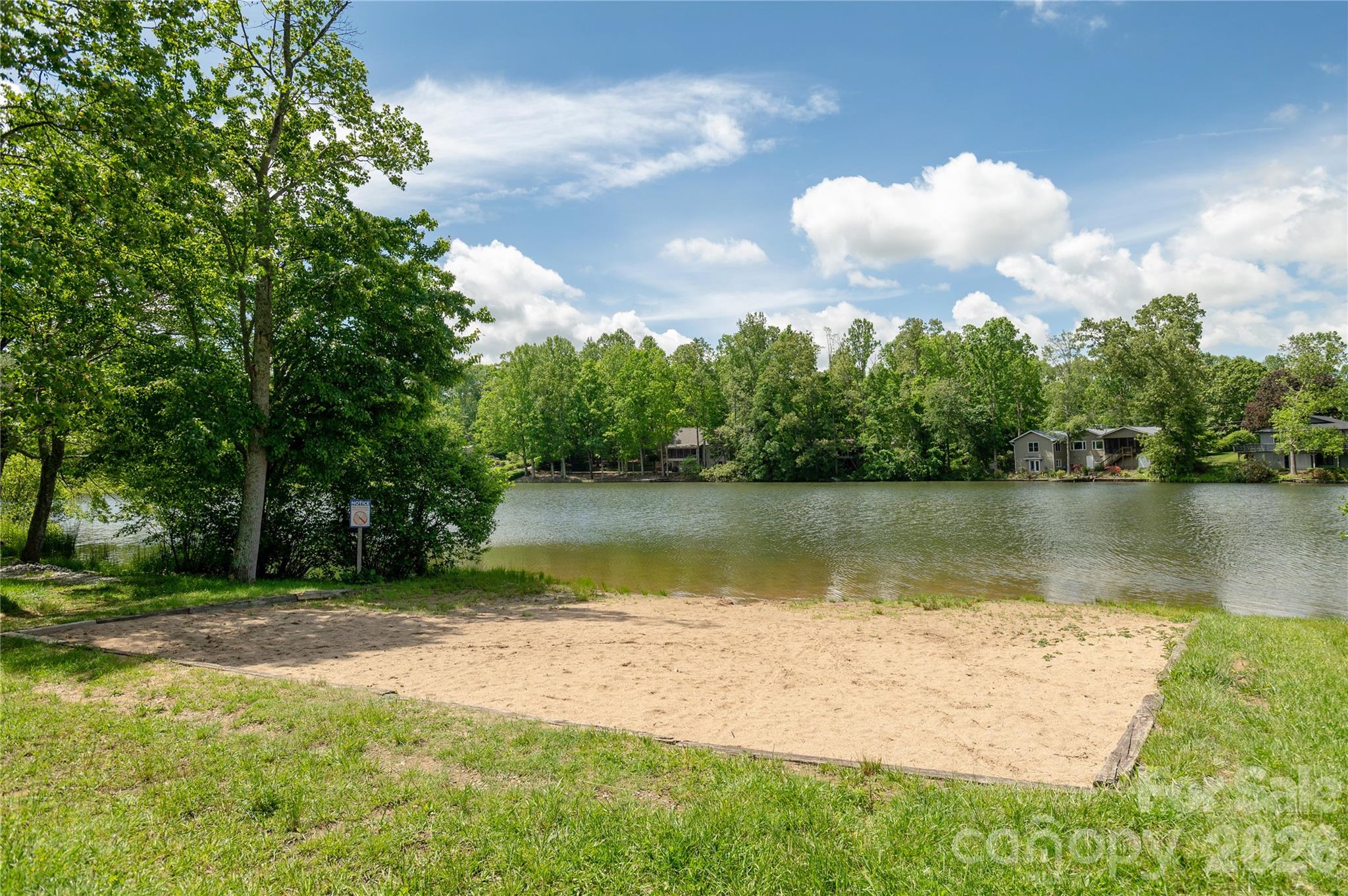 Single Family Residence at 32 Beechwood Lakes Drive, Hendersonville, photo 25 of 27