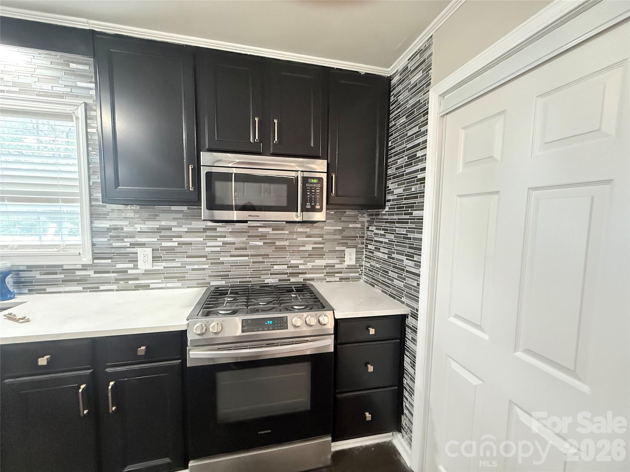 Gas Range - 409 Redding Street, Gastonia