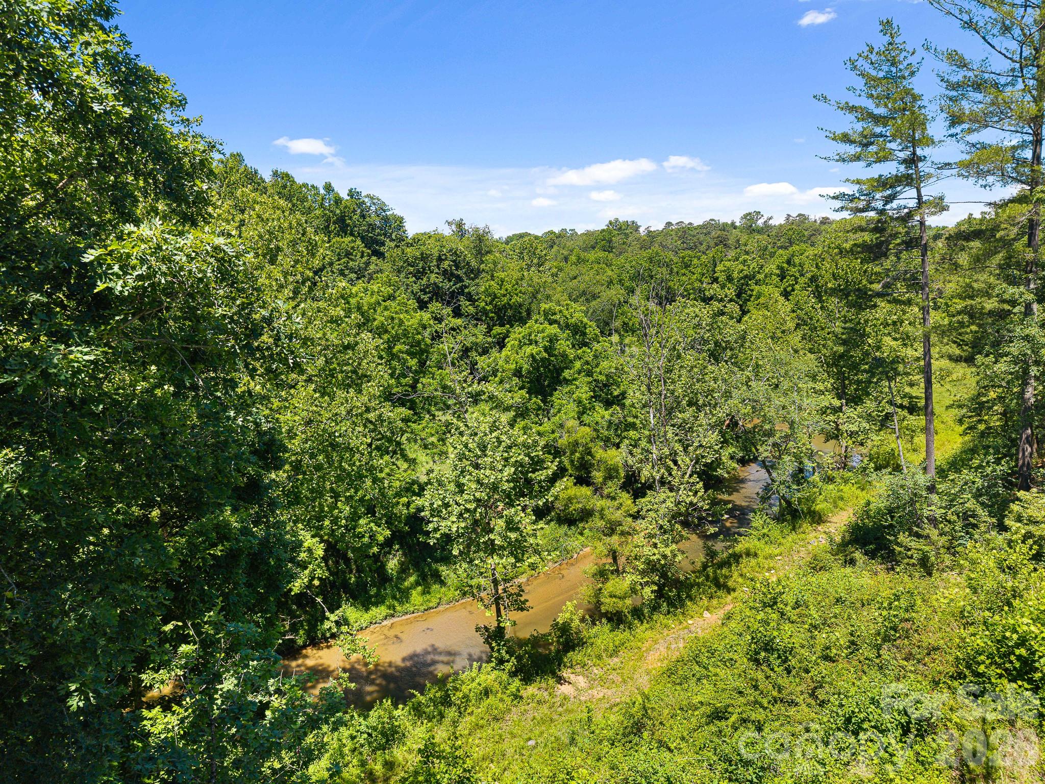 Single Family Residence at 914 Newport Court, Asheville, photo 10 of 40