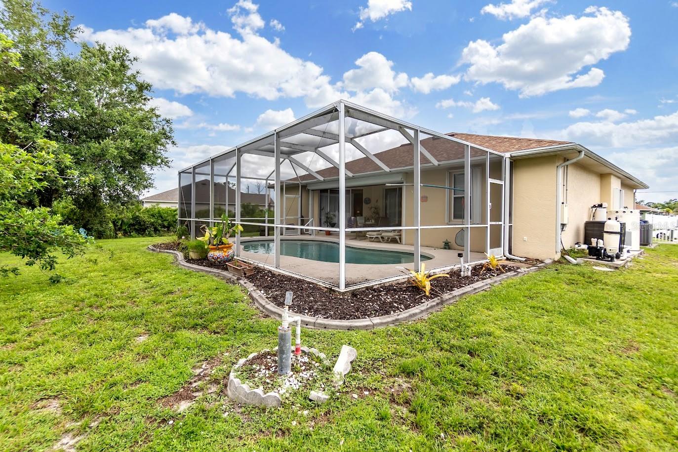 Single Family Residence at 2260 ZUYDER TER, NORTH PORT, photo 11 of 38