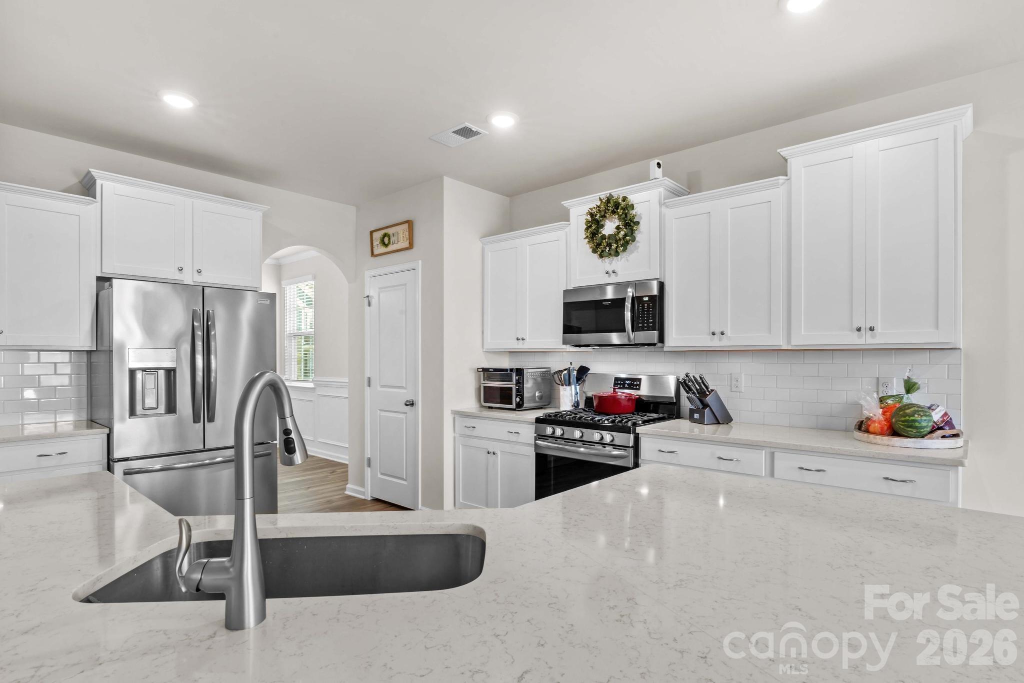 Single Family Residence at 206 Abersham Drive, Mooresville, photo 8 of 40