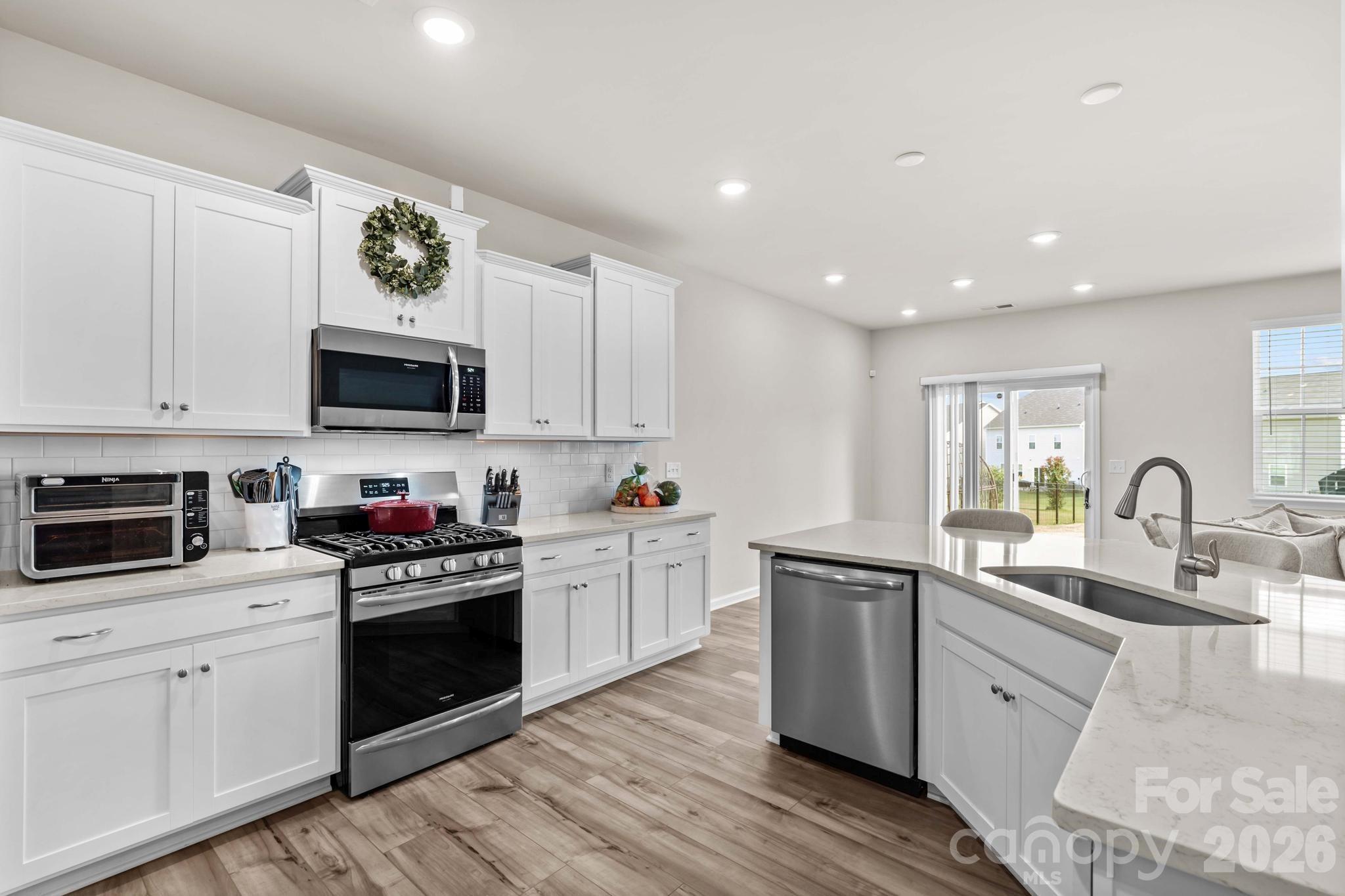 Single Family Residence at 206 Abersham Drive, Mooresville, photo 11 of 40