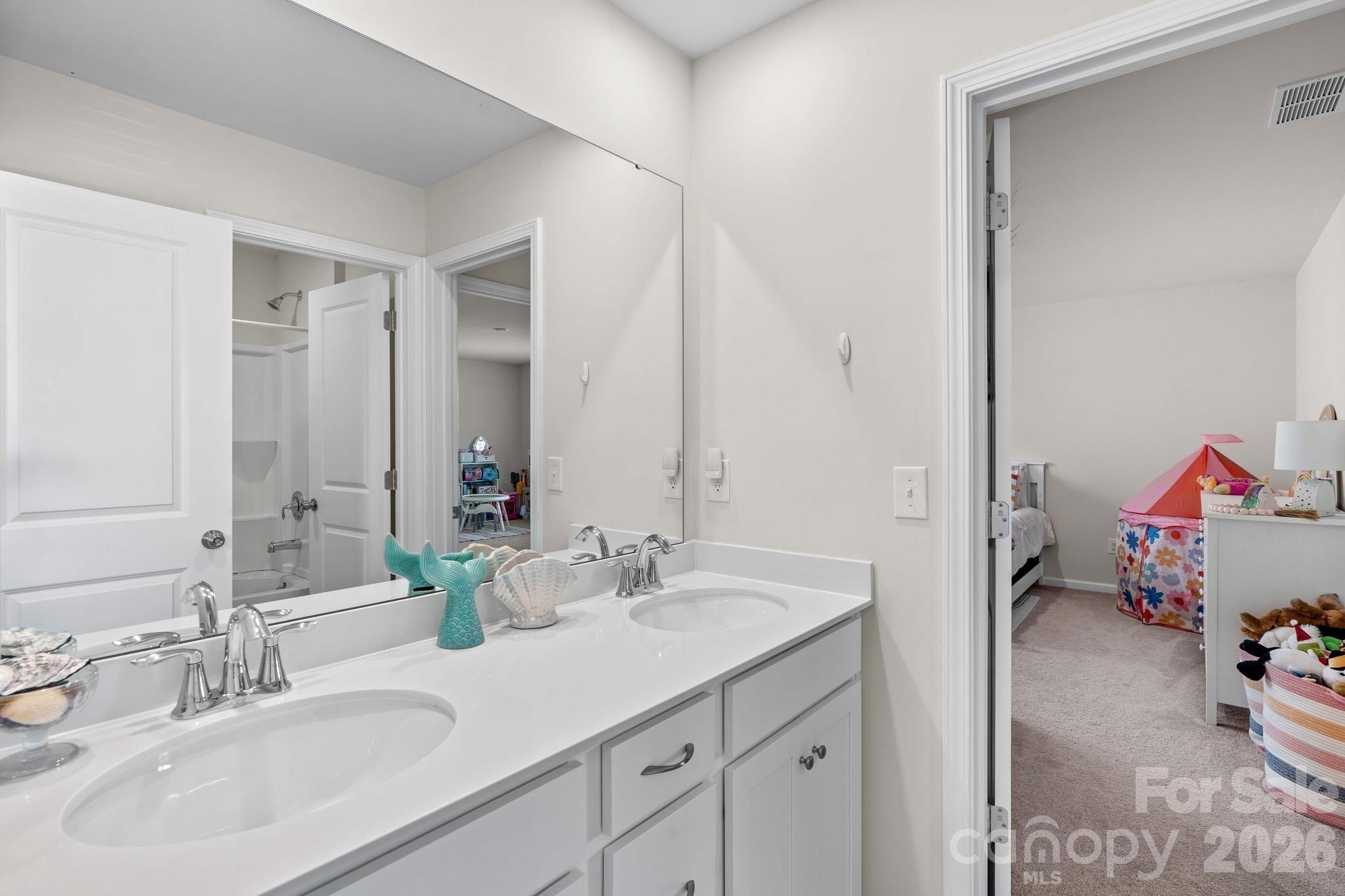 Single Family Residence at 206 Abersham Drive, Mooresville, photo 28 of 40